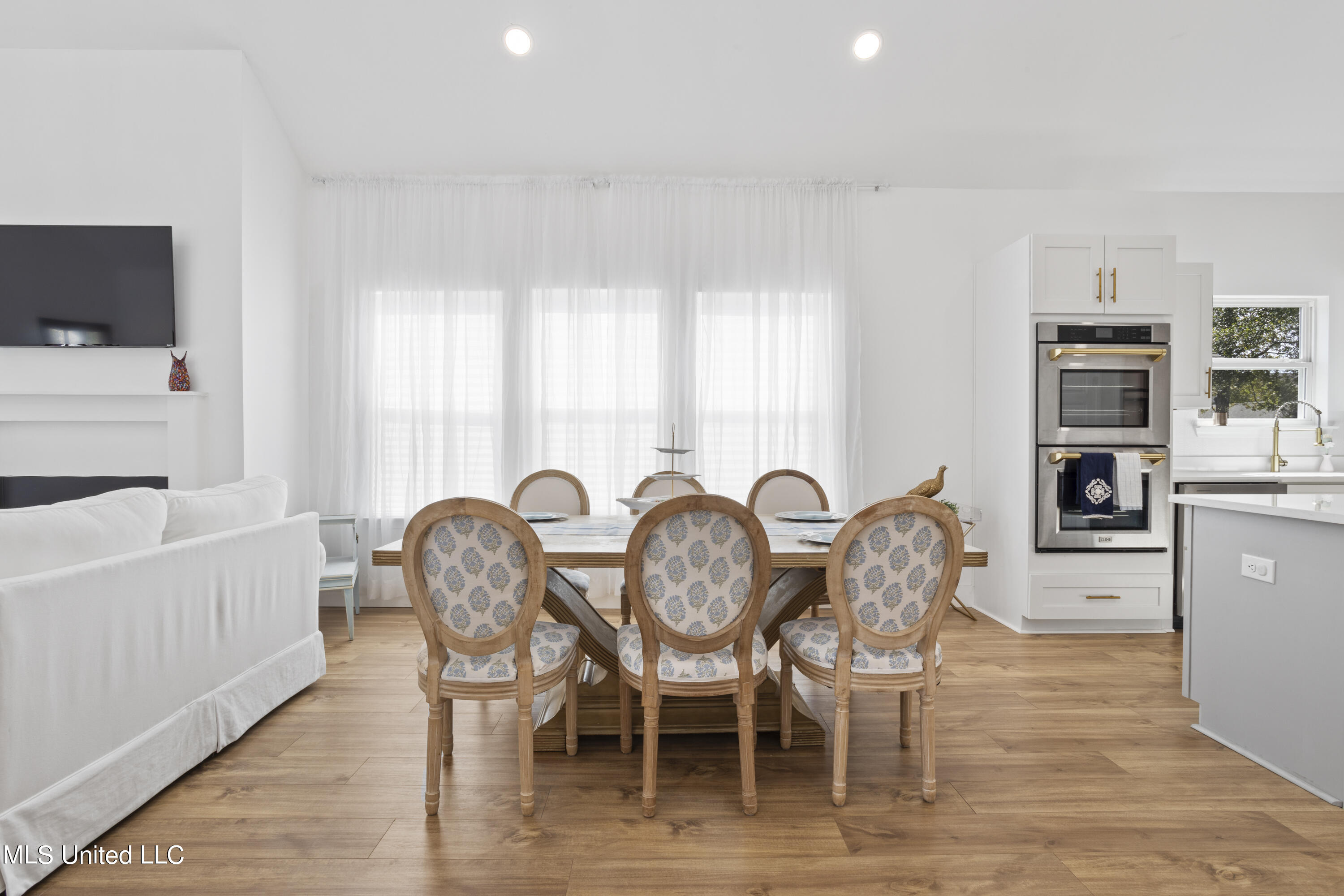 147 Pine Grove Avenue