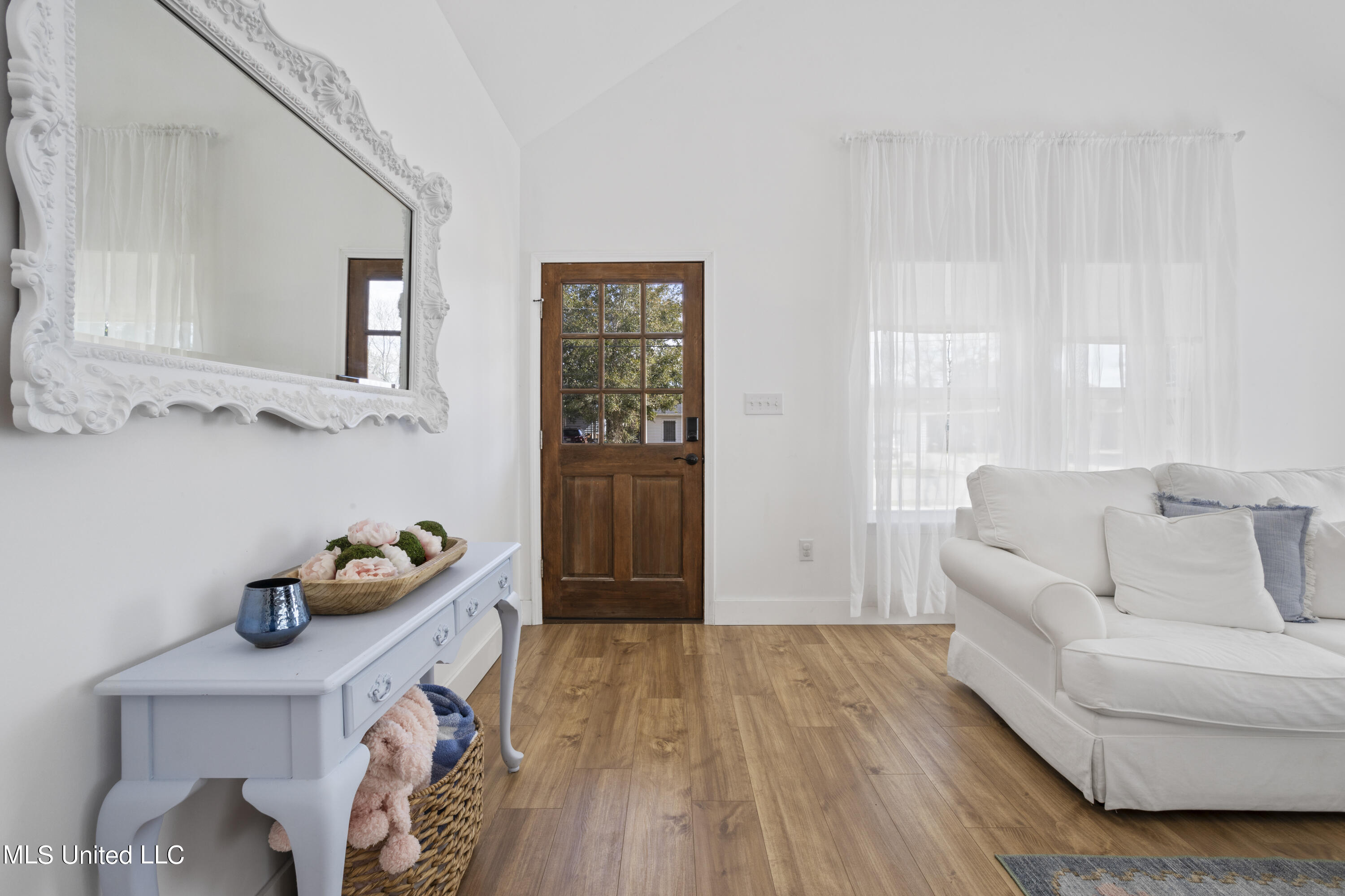 147 Pine Grove Avenue