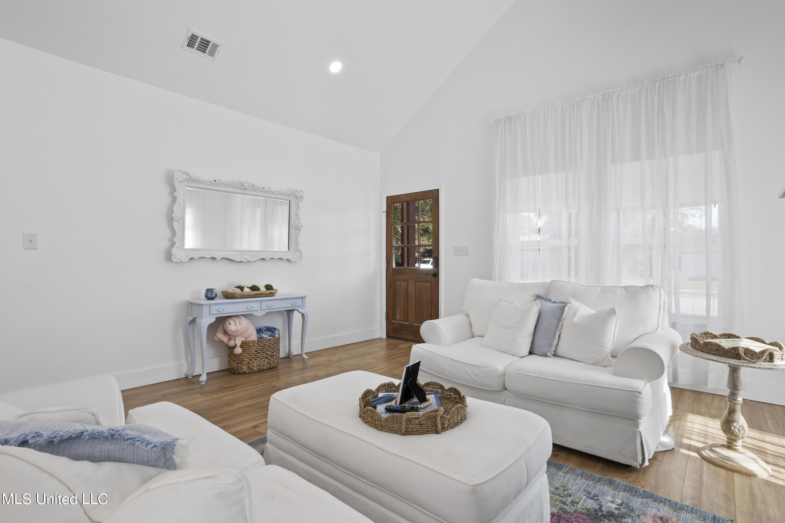 147 Pine Grove Avenue