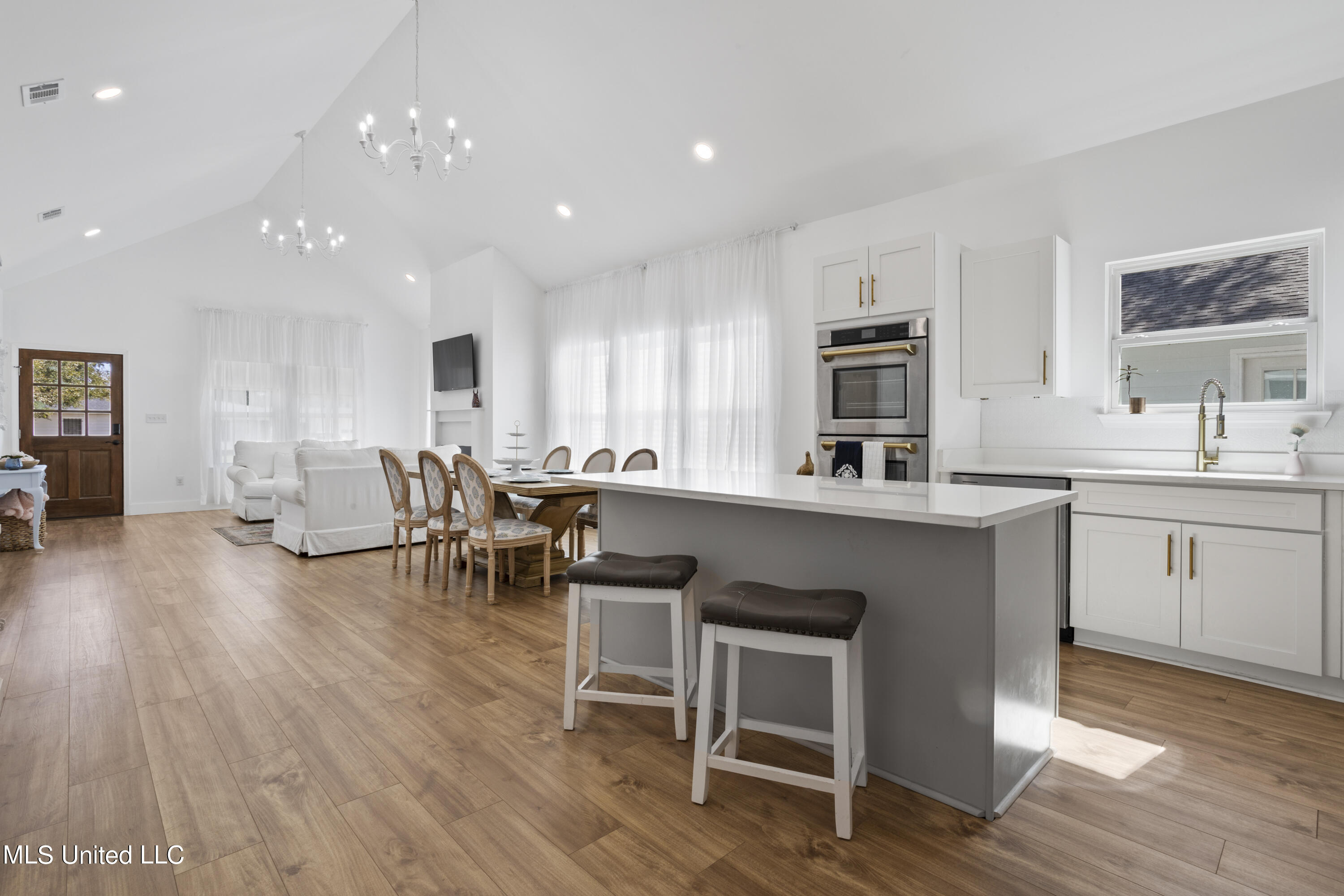 147 Pine Grove Avenue