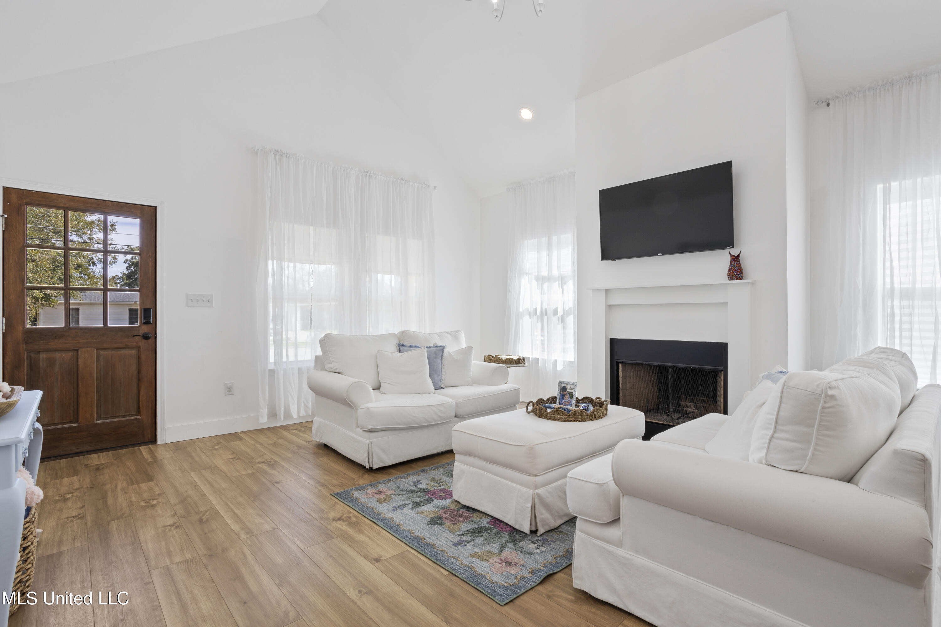 147 Pine Grove Avenue