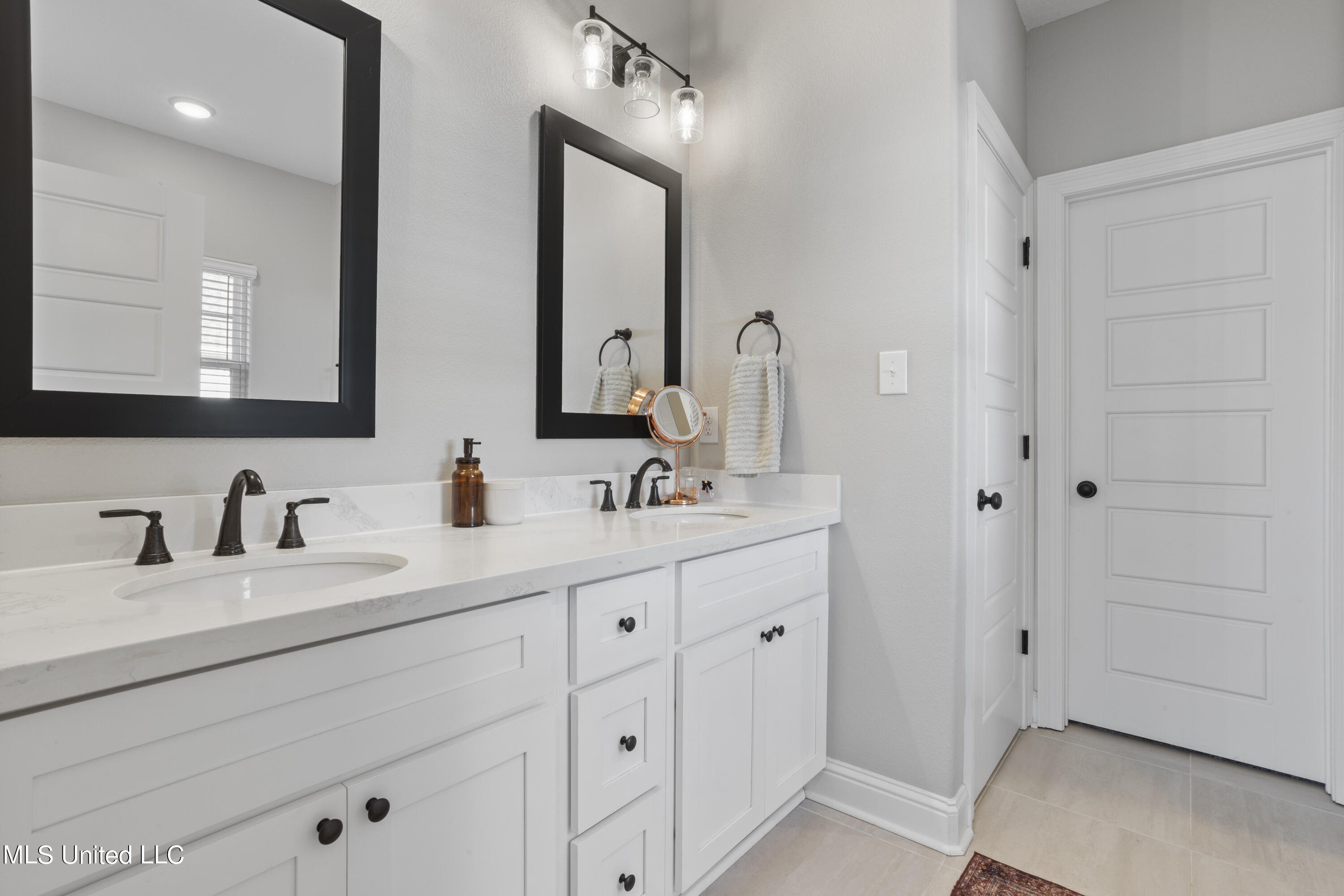 13804 E El Bonito Drive