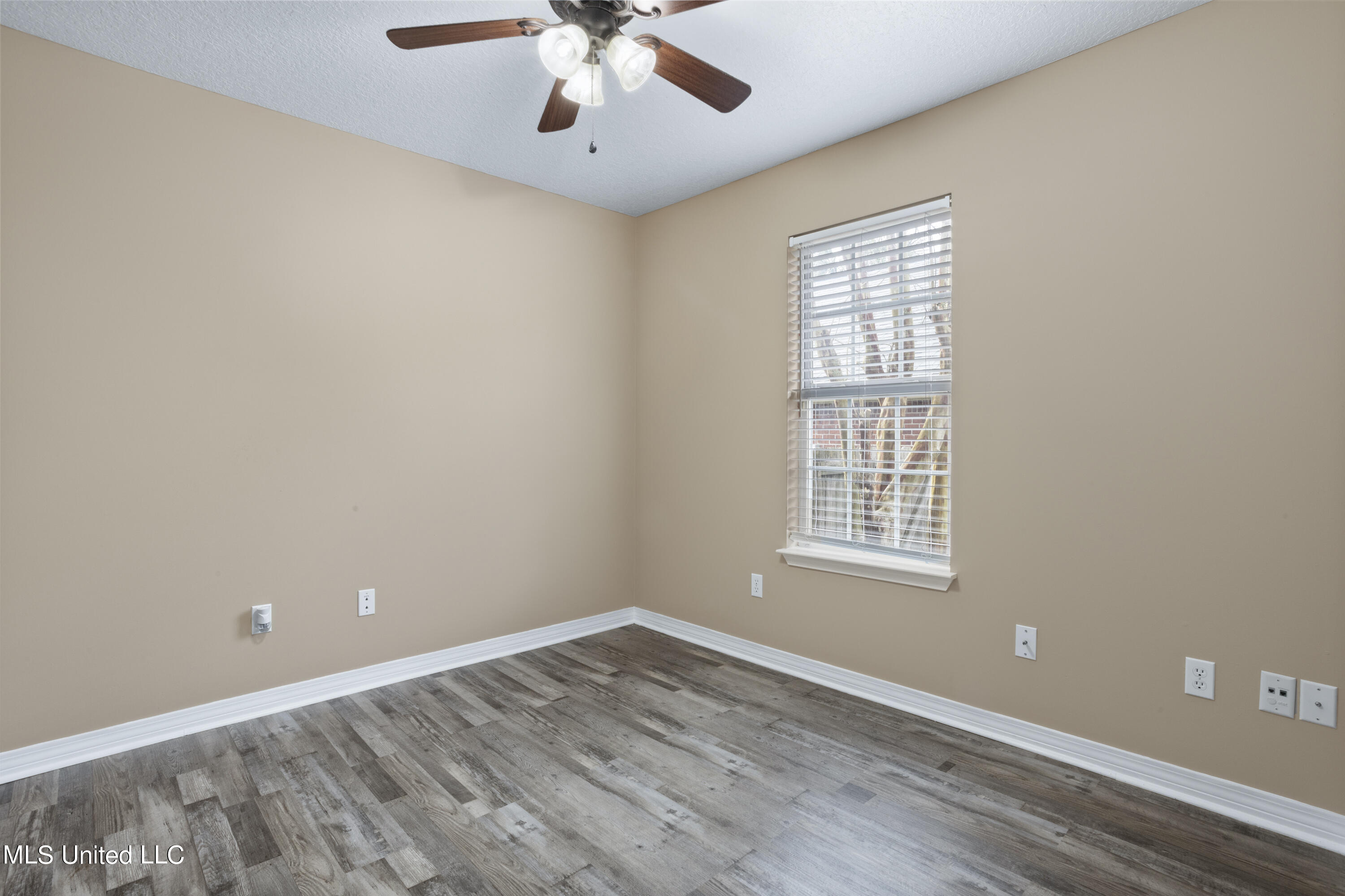 11625 Creekside Cove
