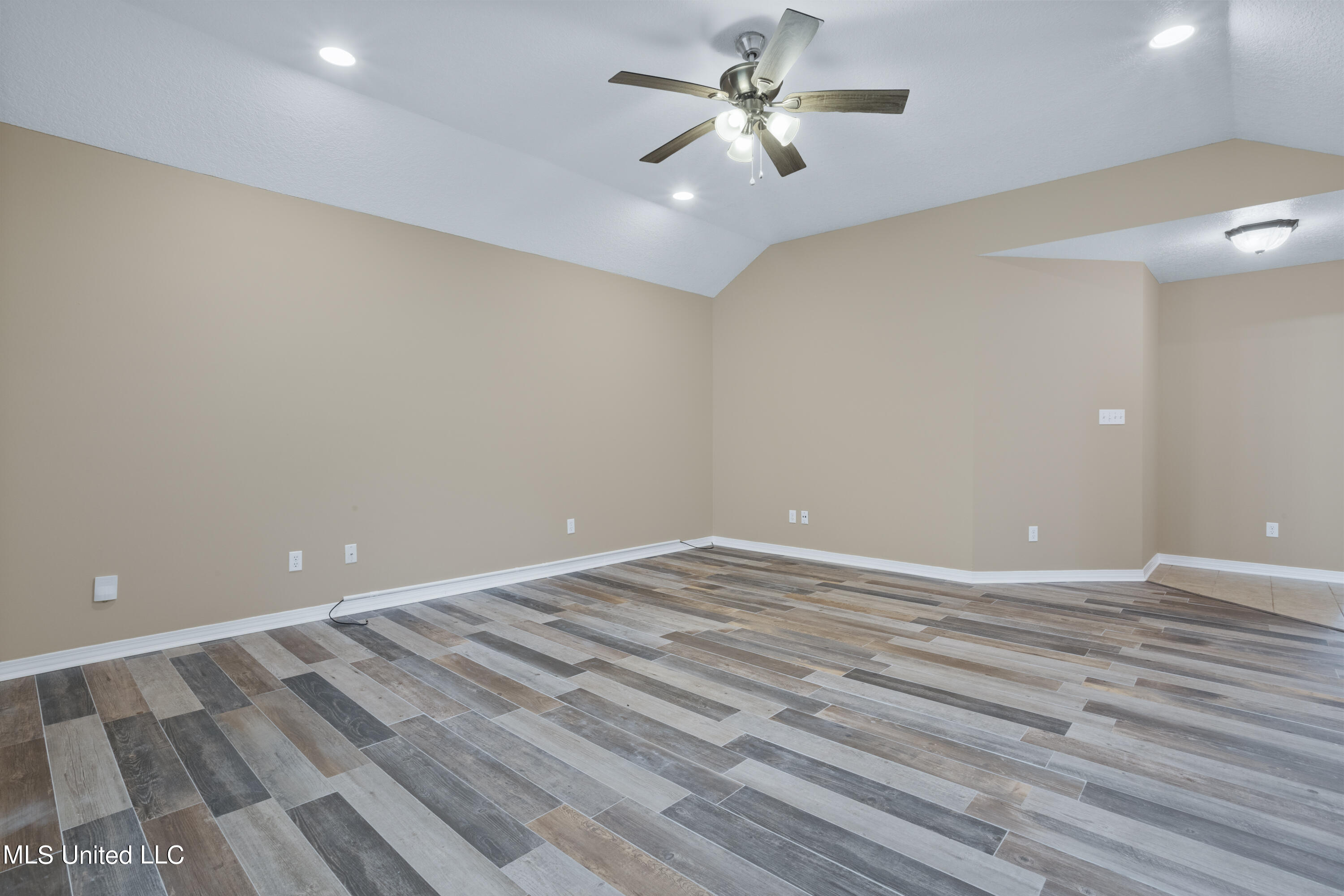 11625 Creekside Cove