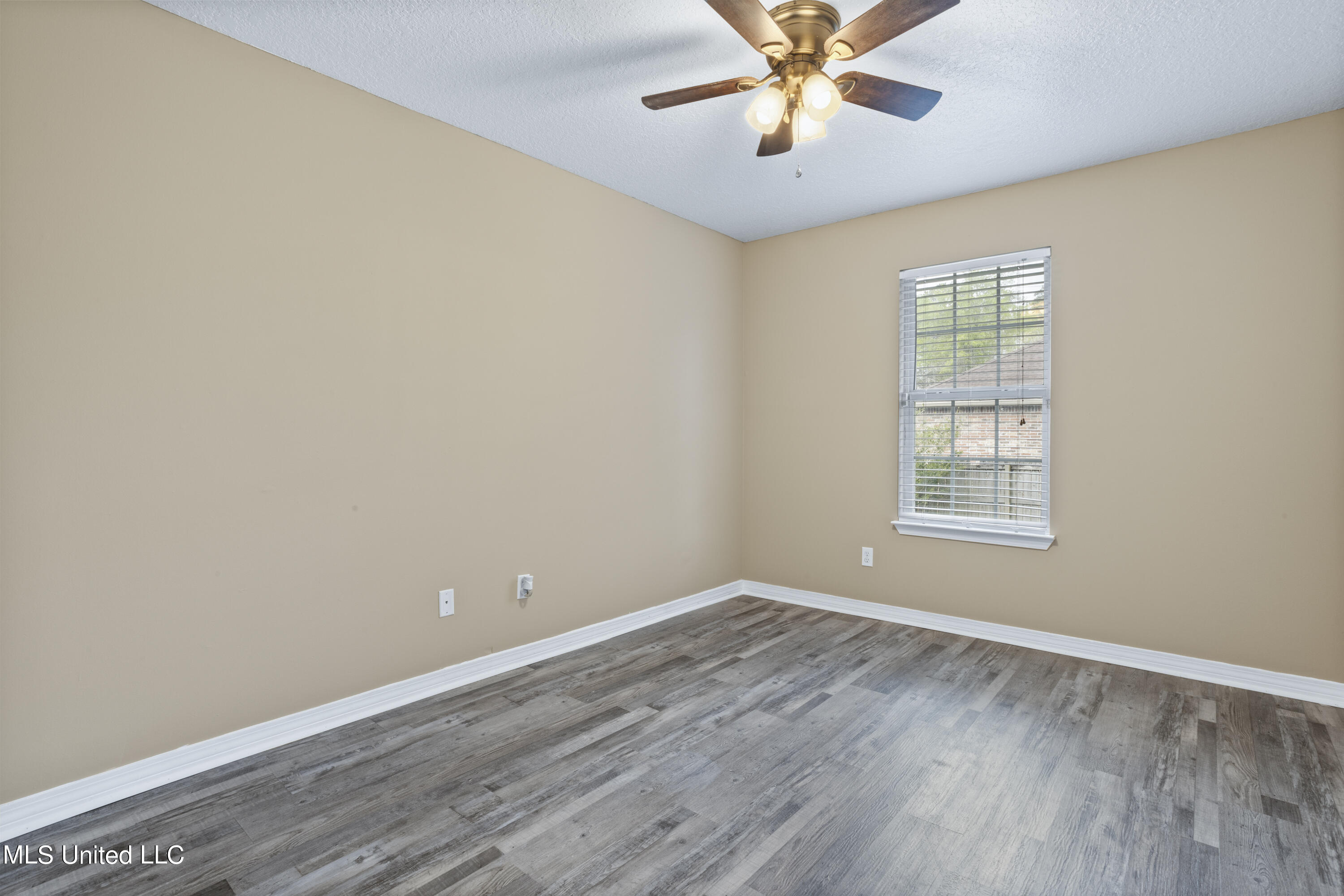 11625 Creekside Cove