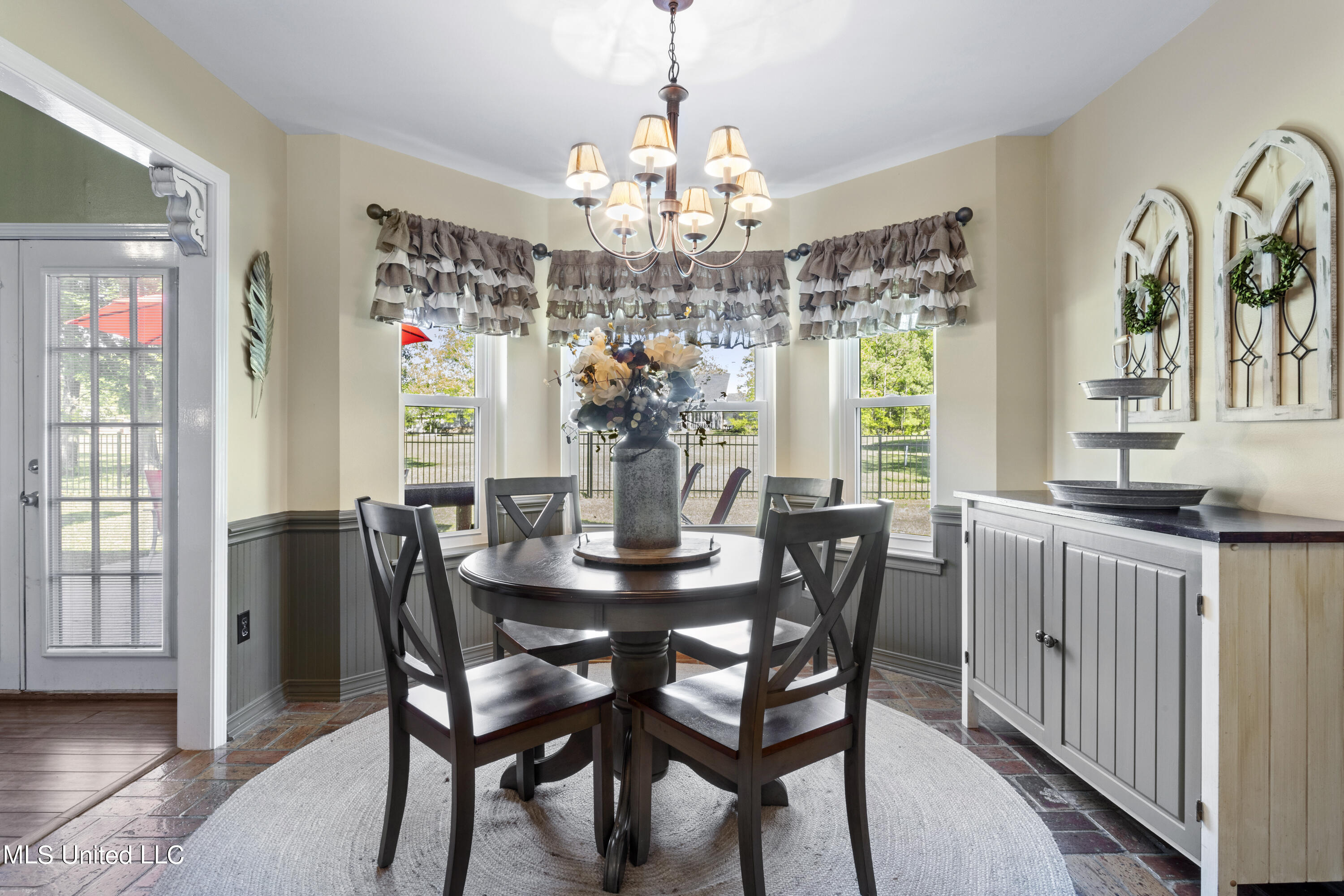 57143 E Diamondhead Drive