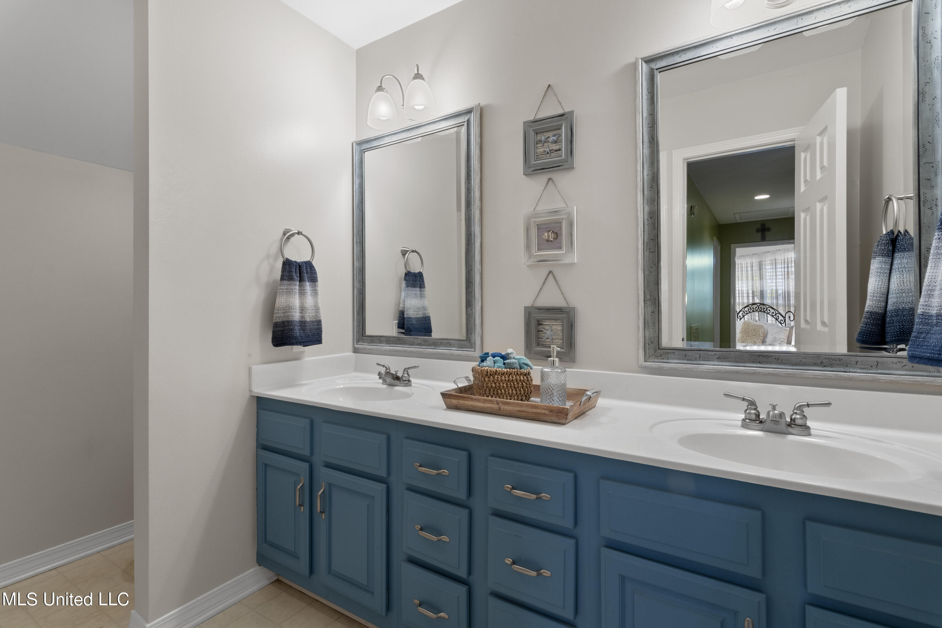 57143 E Diamondhead Drive