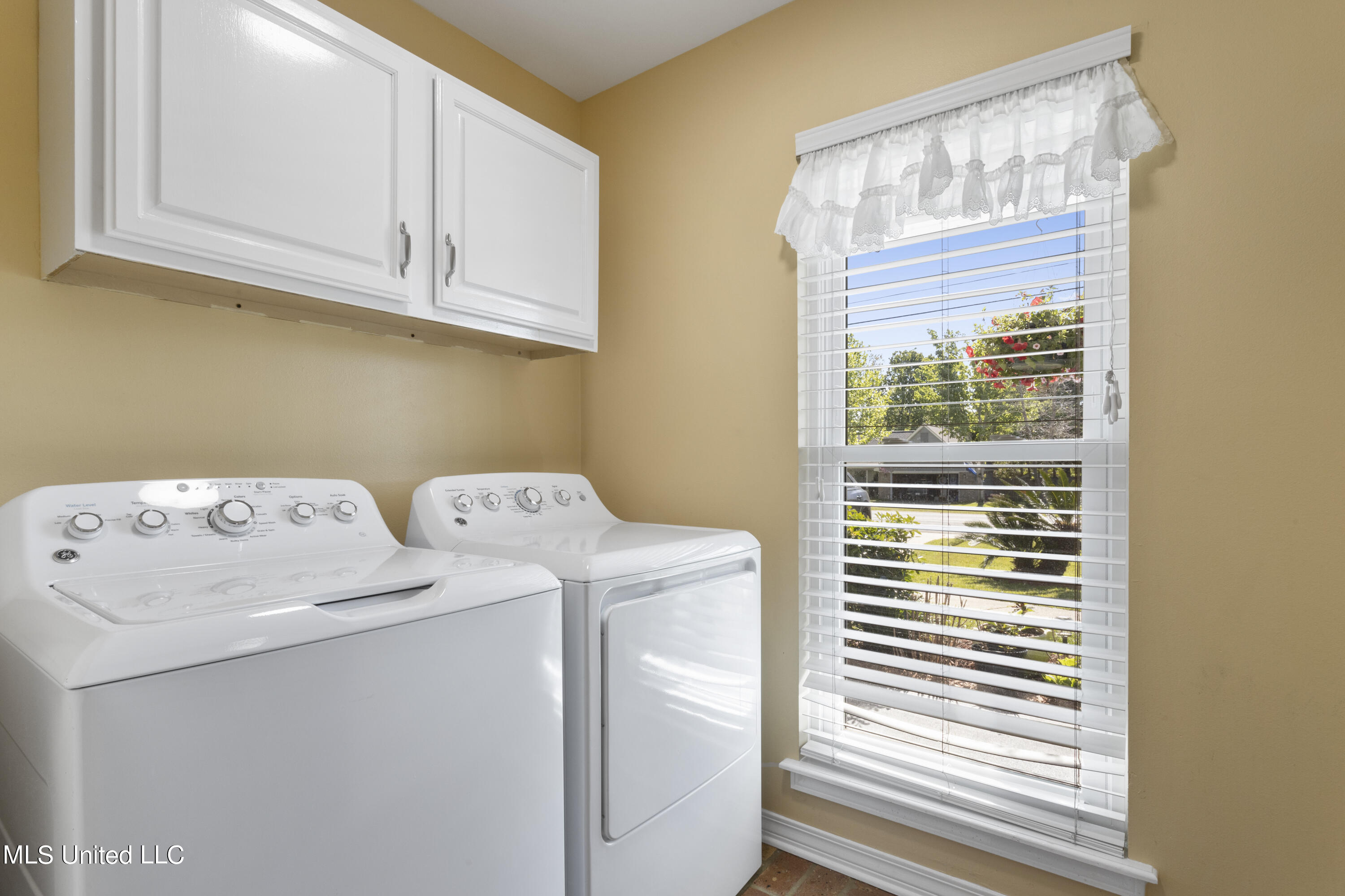 57143 E Diamondhead Drive