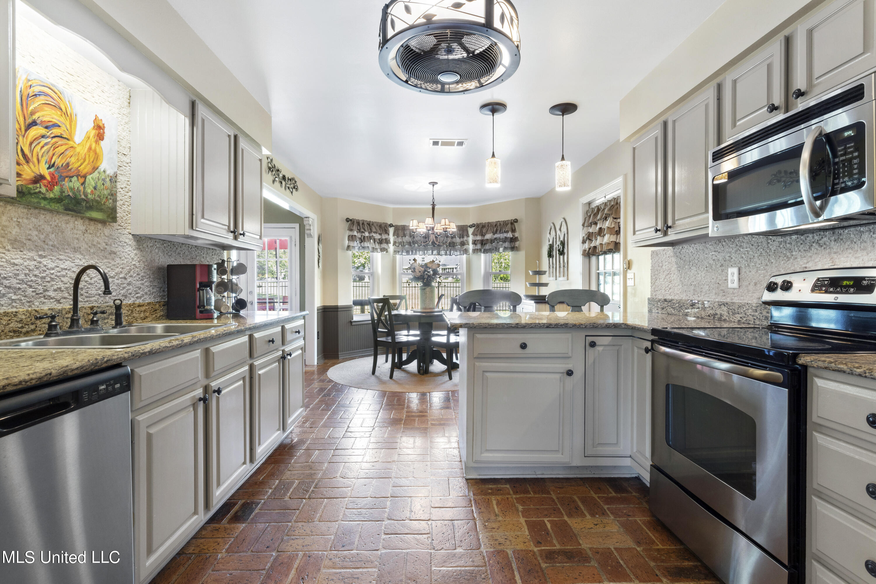 57143 E Diamondhead Drive