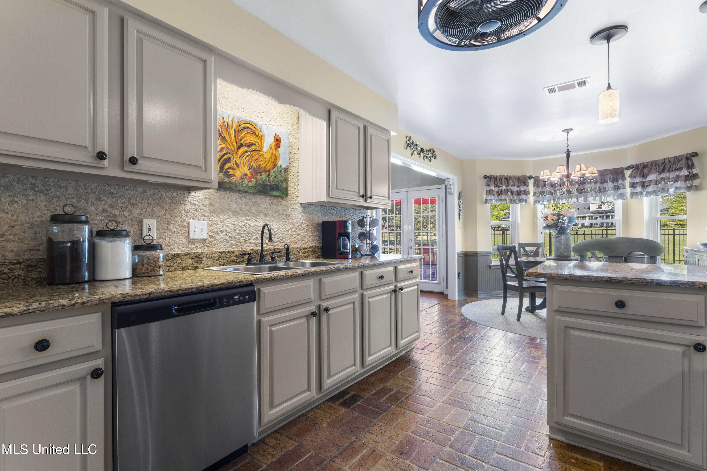 57143 E Diamondhead Drive