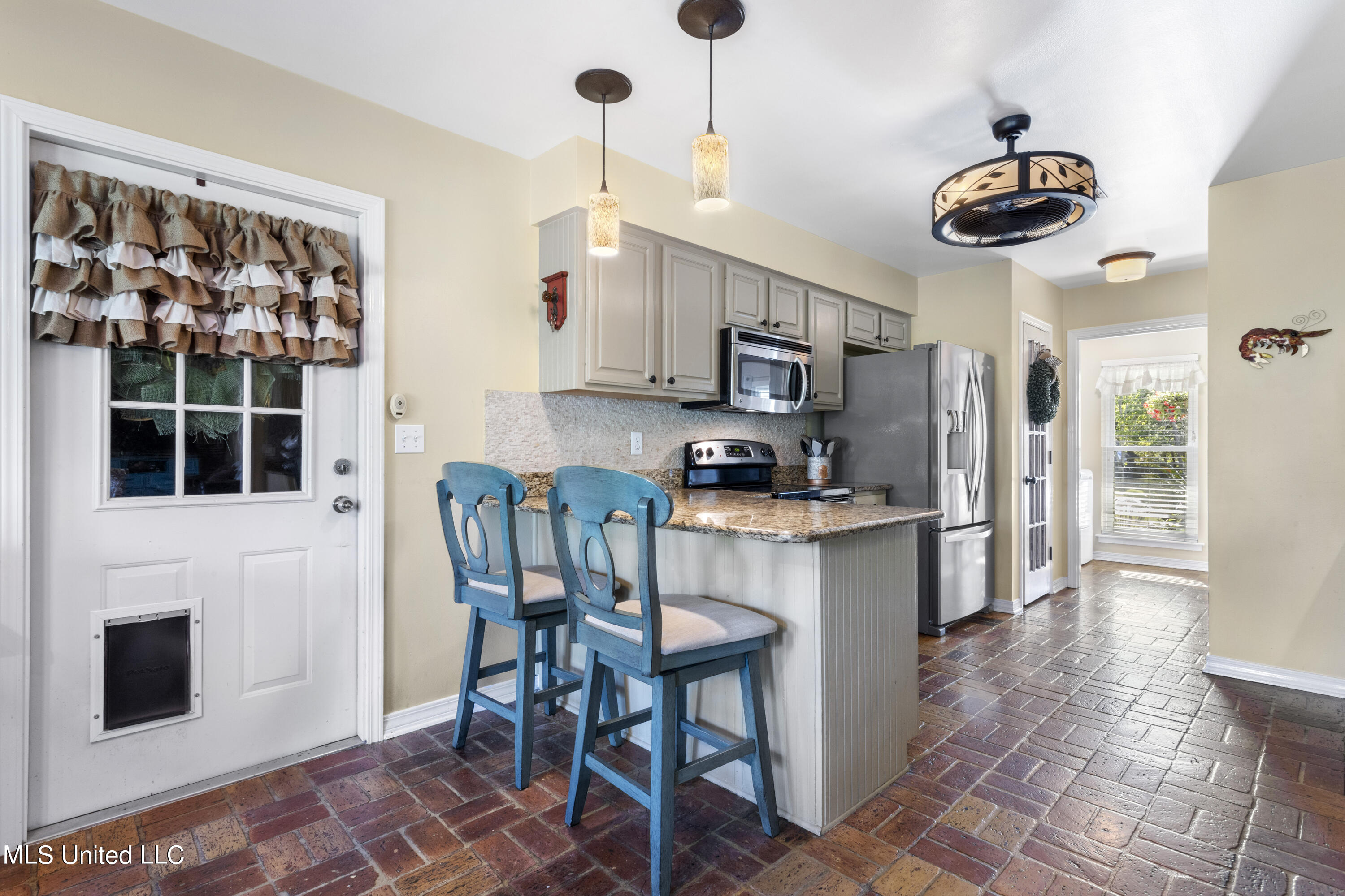 57143 E Diamondhead Drive