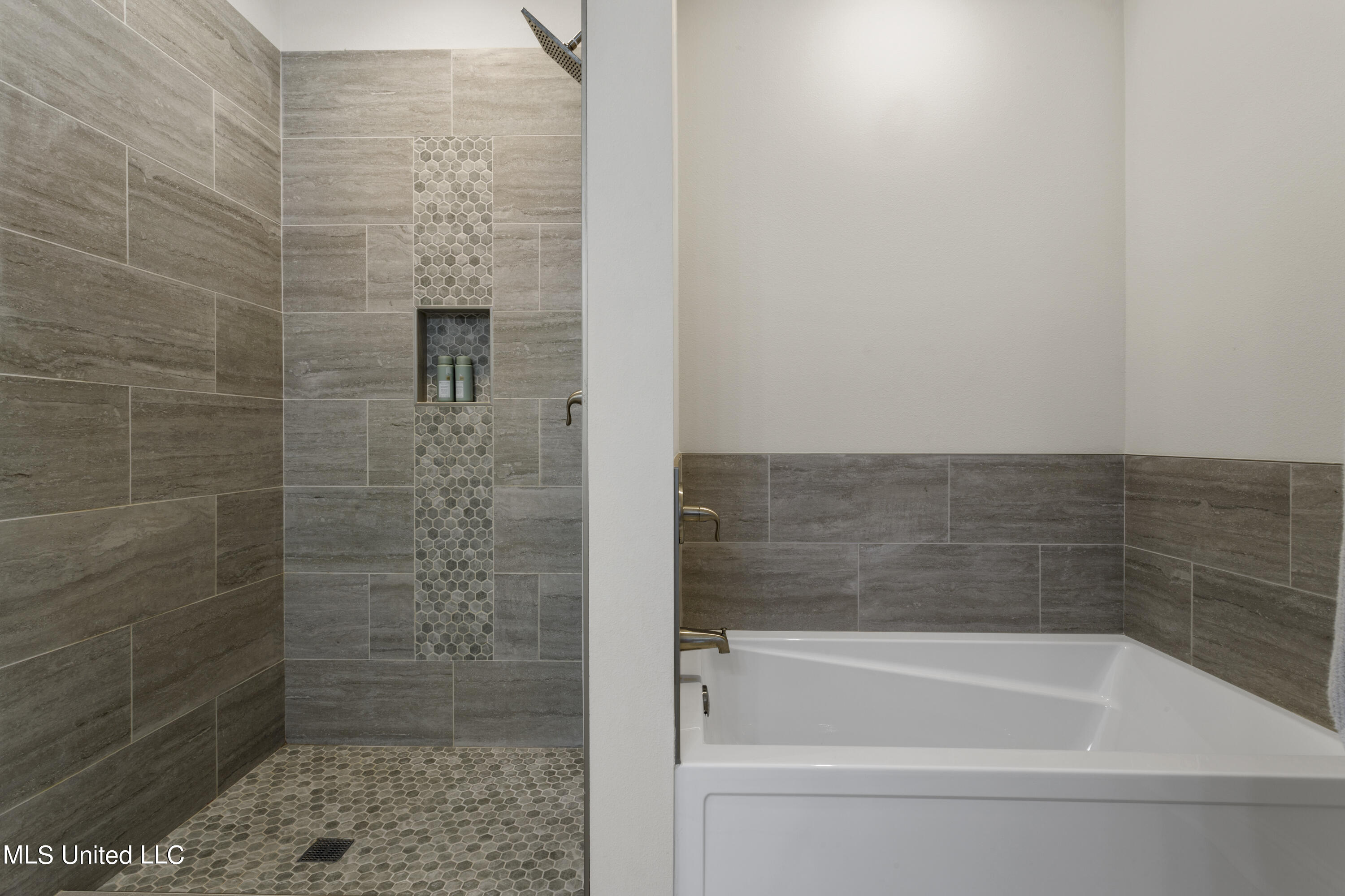 10851 Ala Moana Street