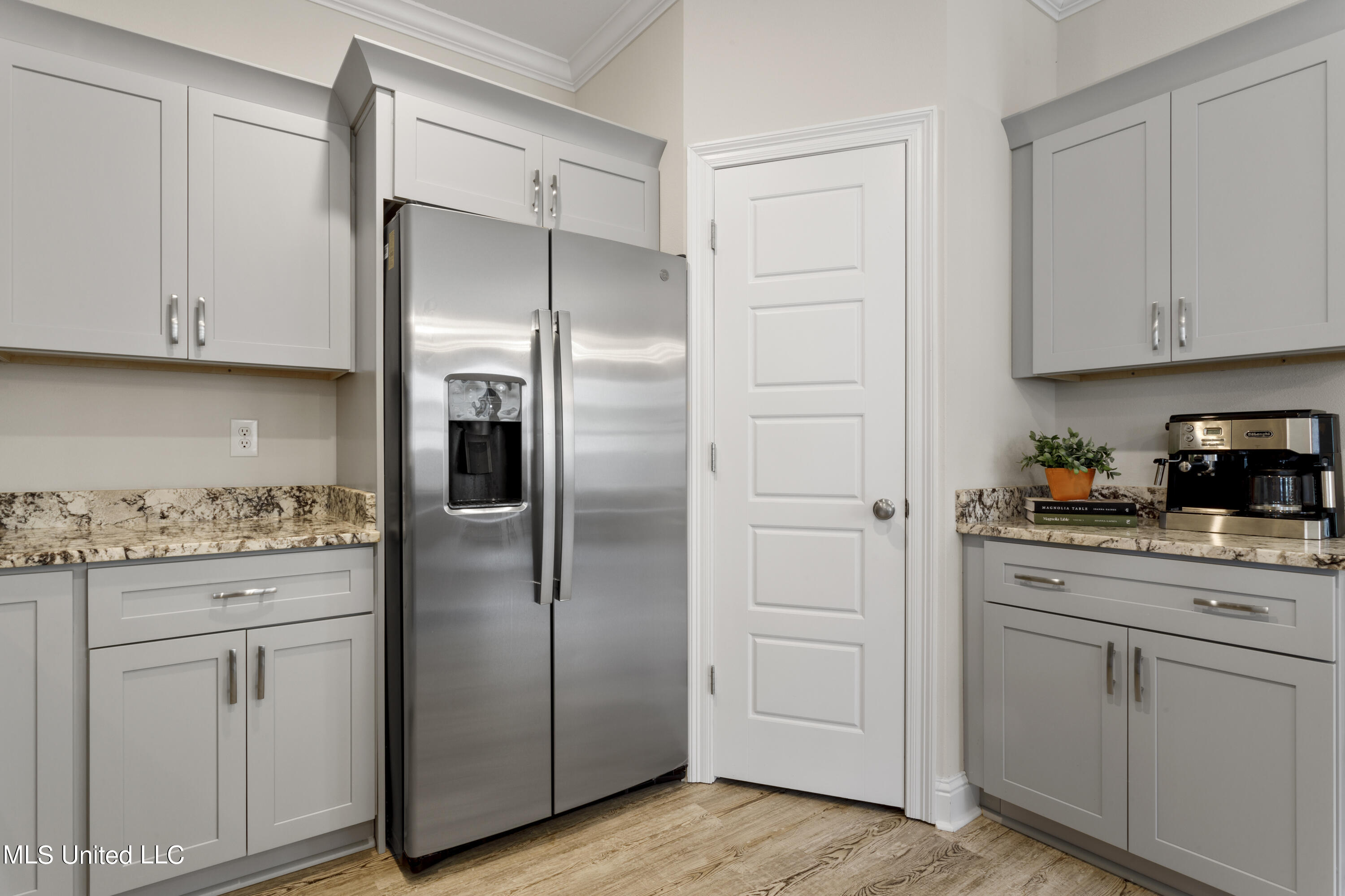 10851 Ala Moana Street