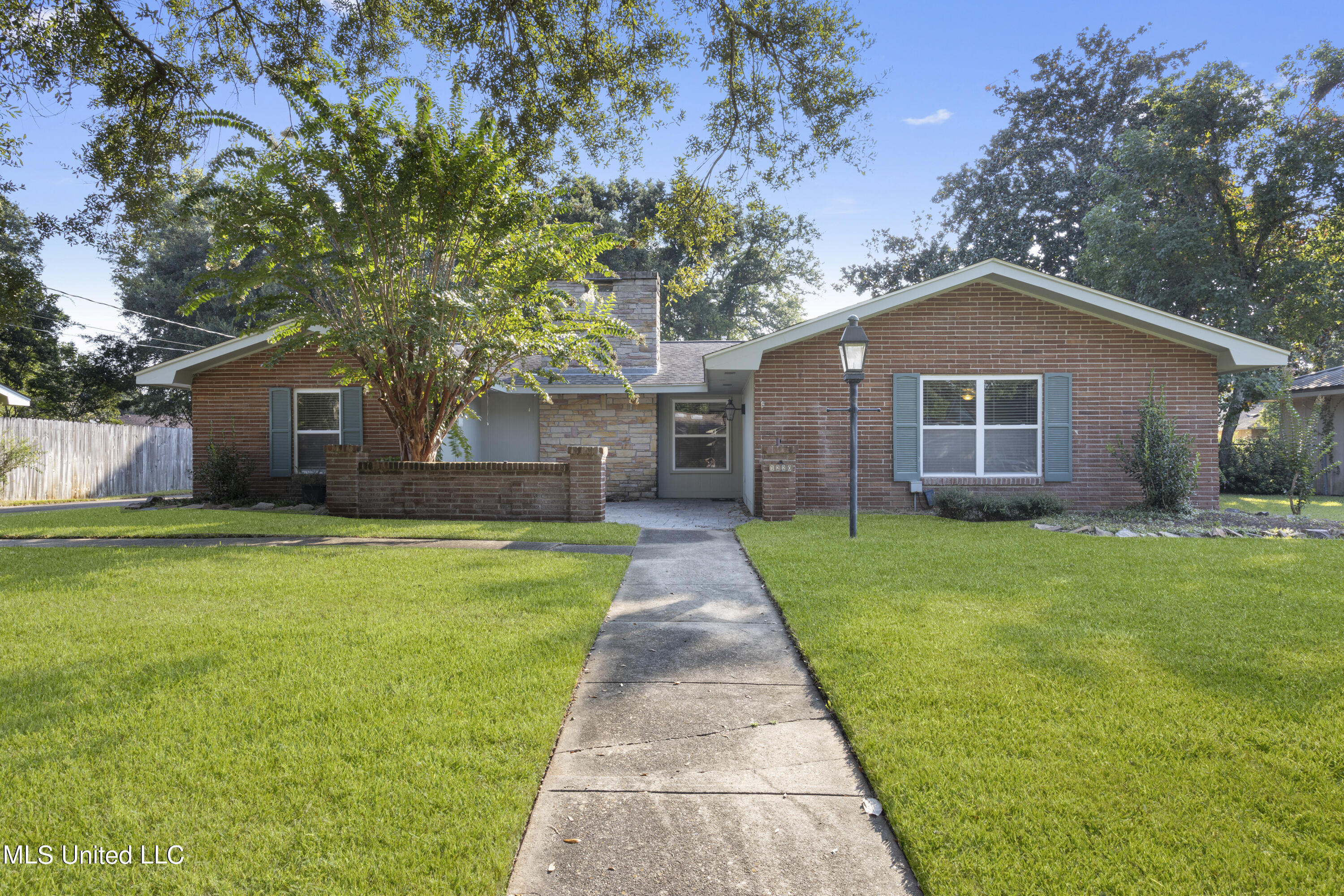 1220 Wellington Lane