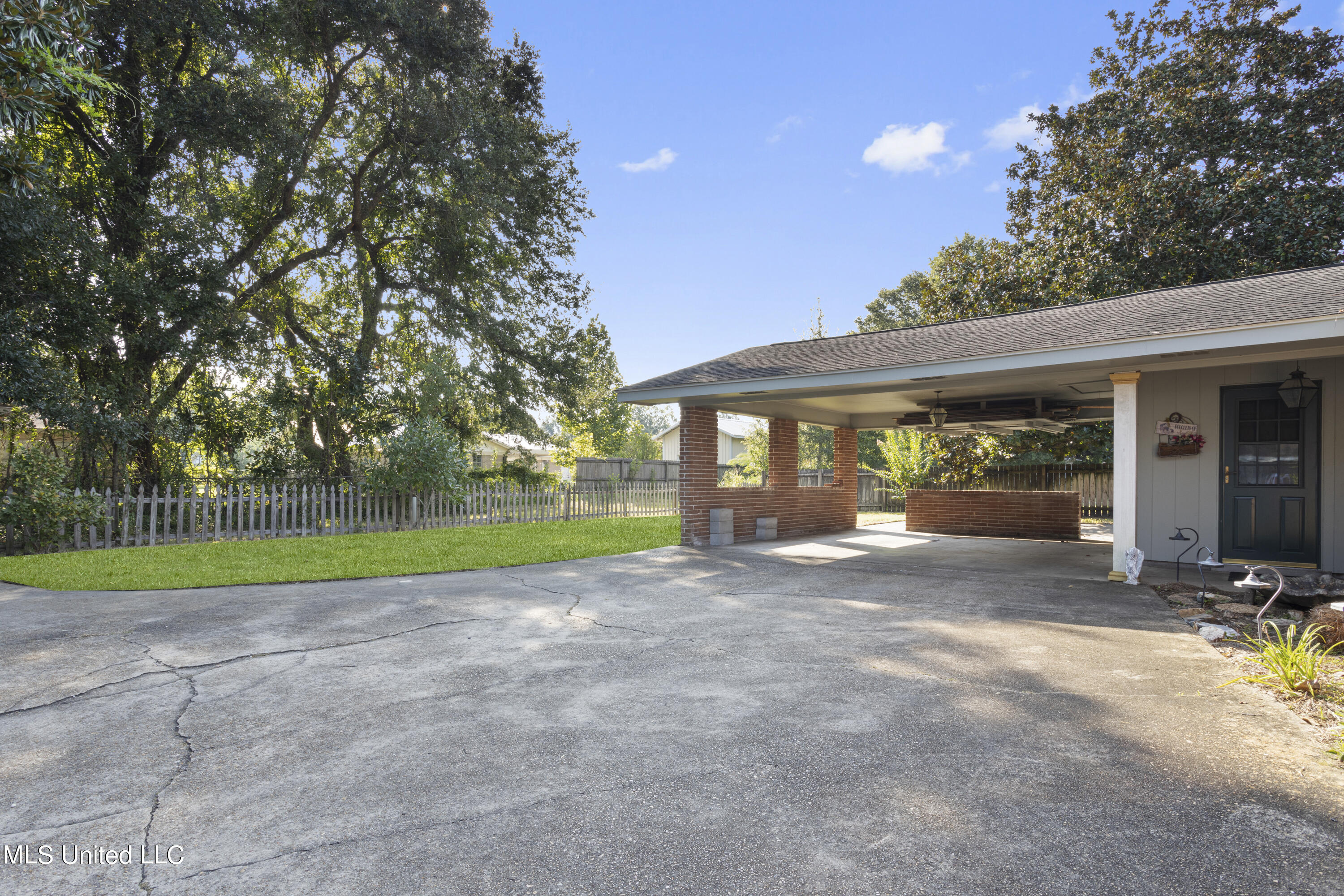1220 Wellington Lane