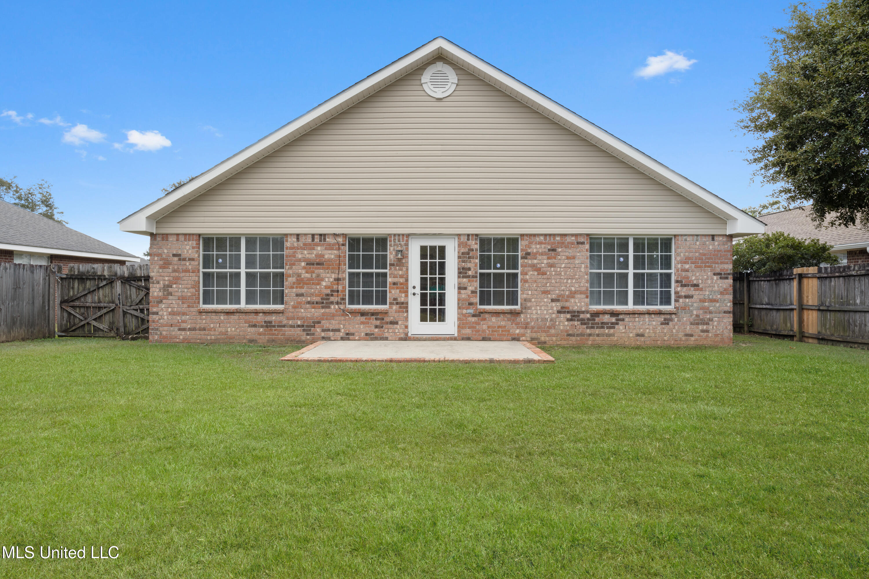 15130 Cedar Springs Drive