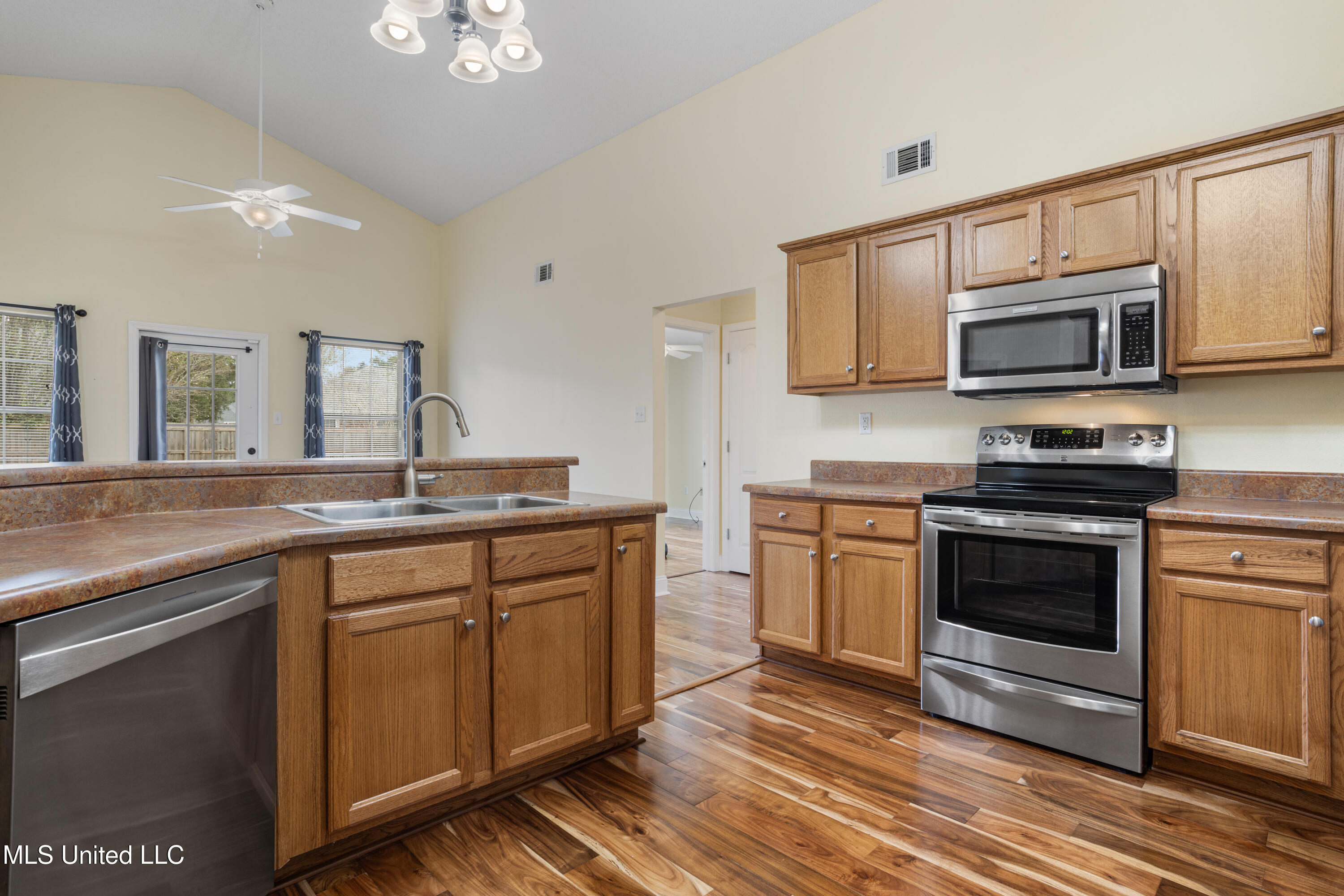 15130 Cedar Springs Drive