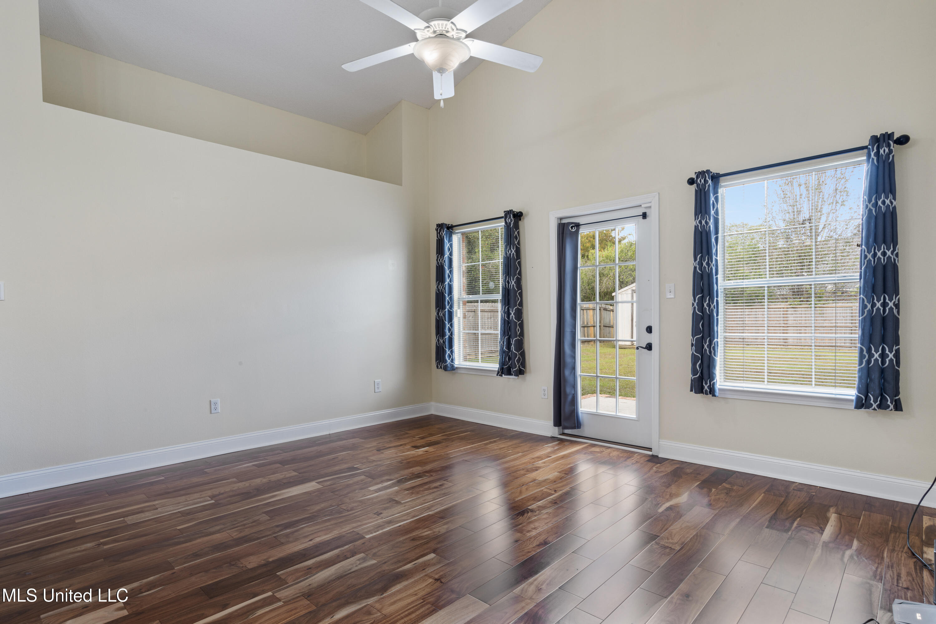 15130 Cedar Springs Drive