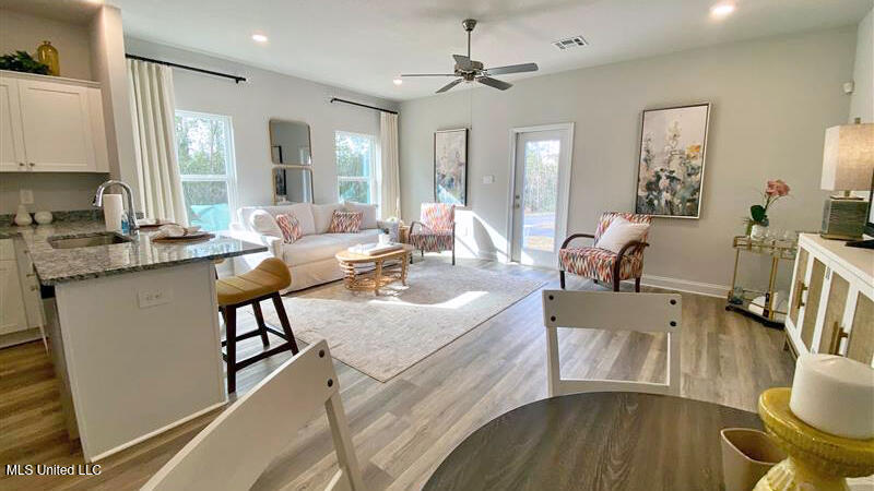 7809 Reagan Court