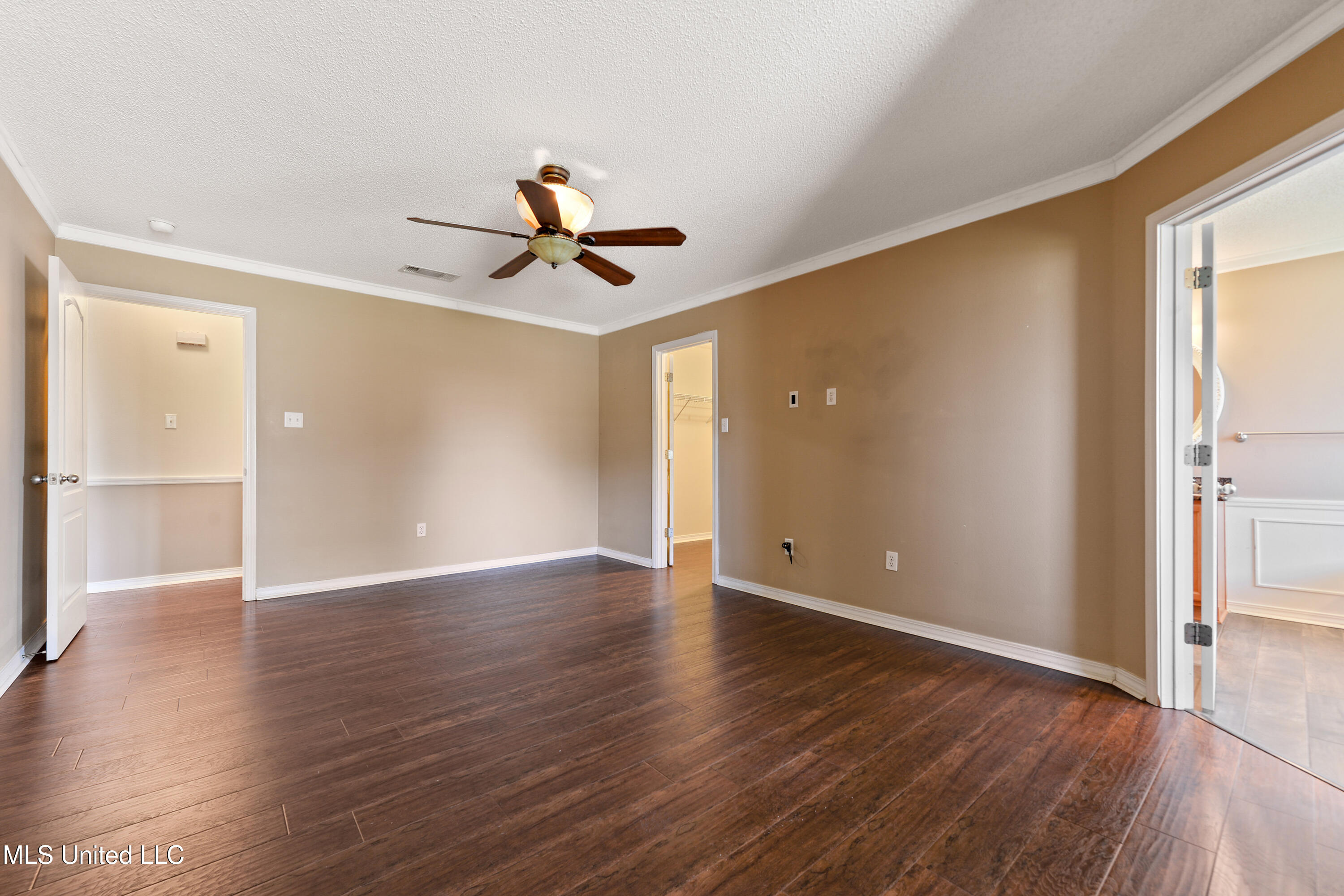 10209 Lake Forest Drive