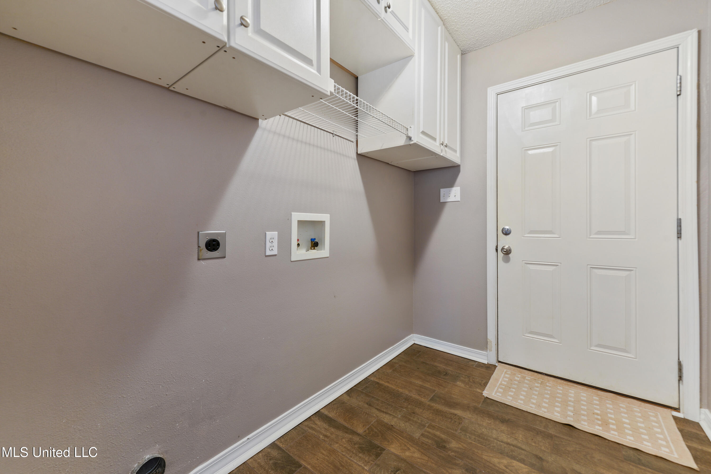 10209 Lake Forest Drive