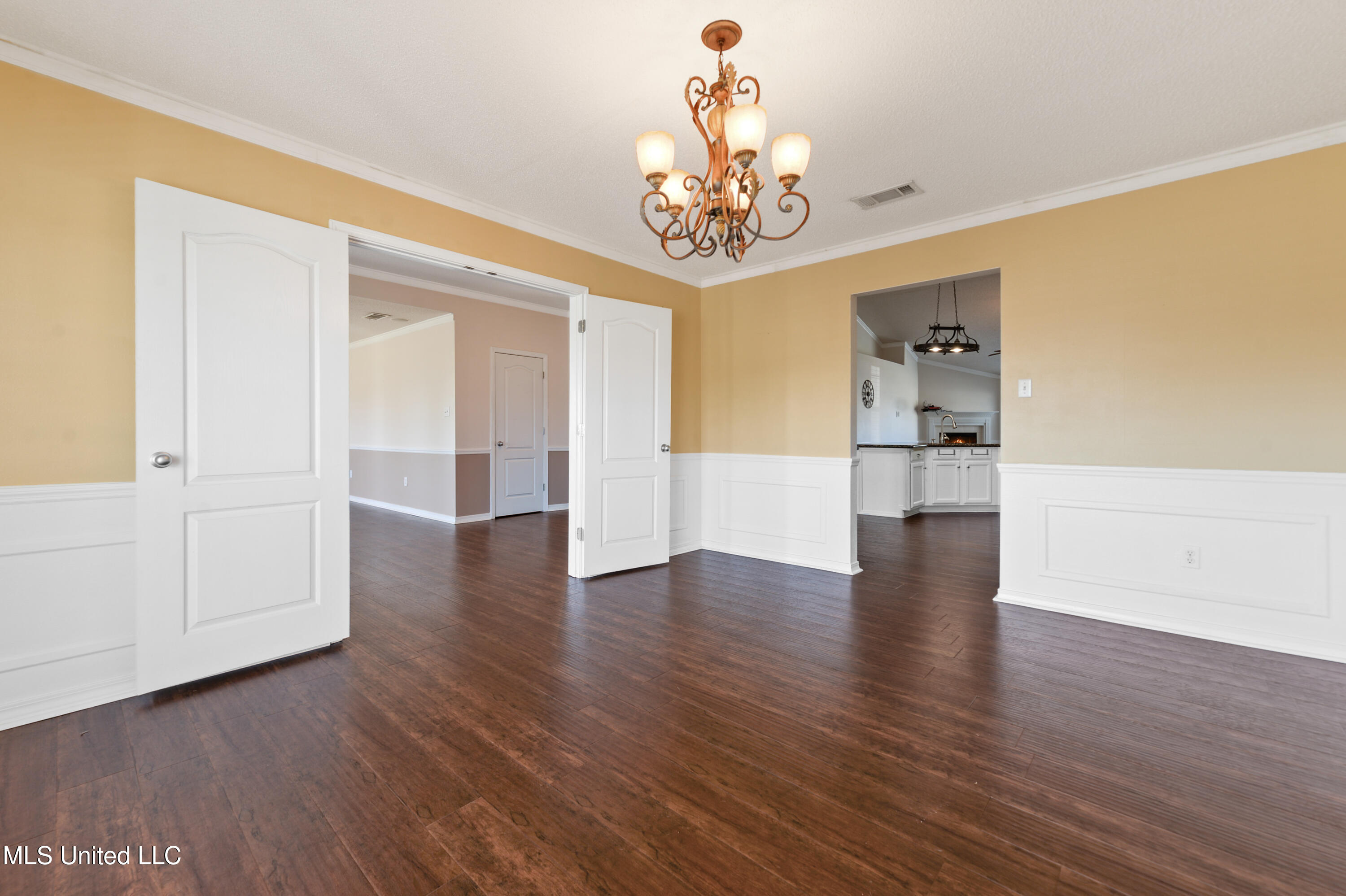 10209 Lake Forest Drive