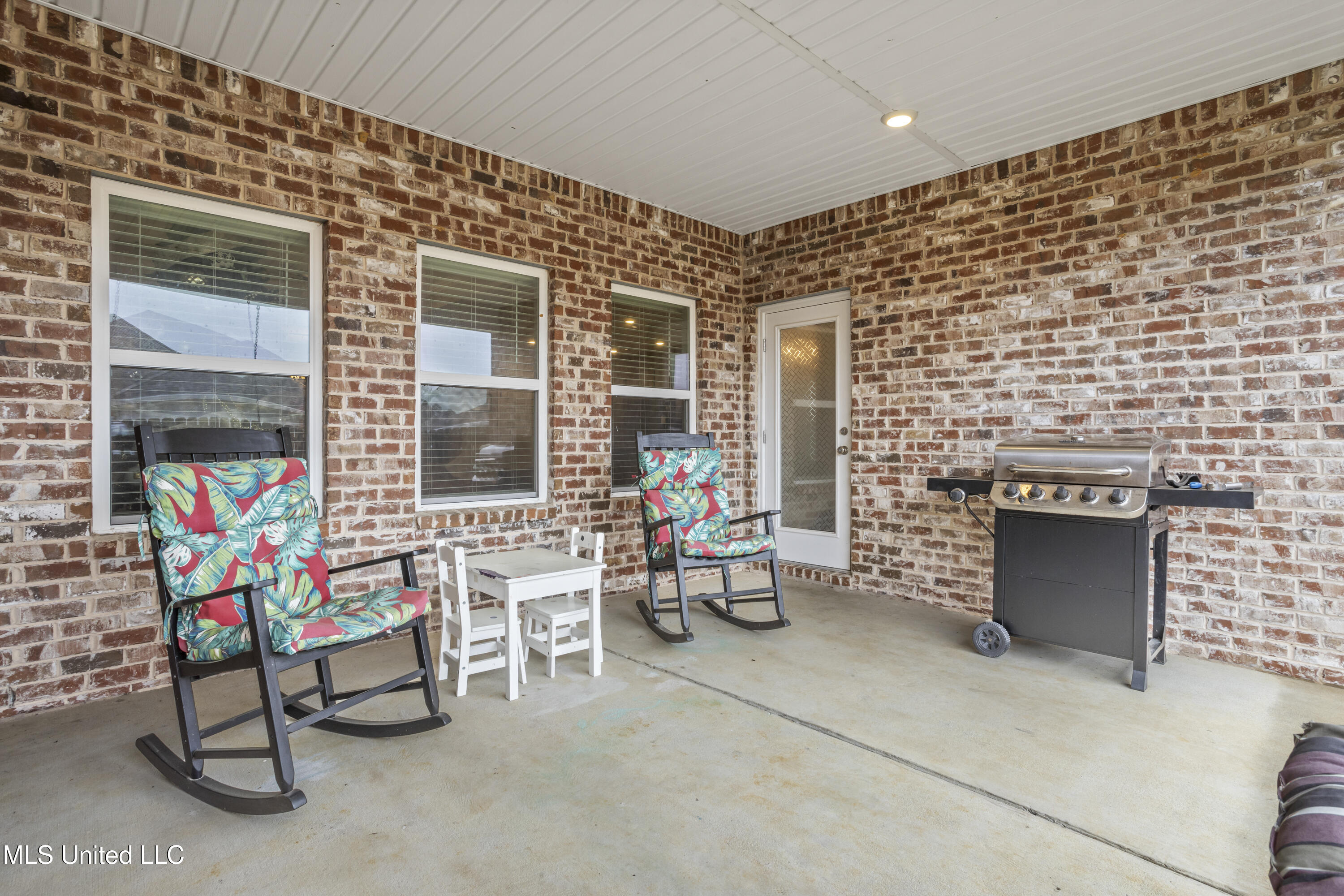 19498 Suwannee Street