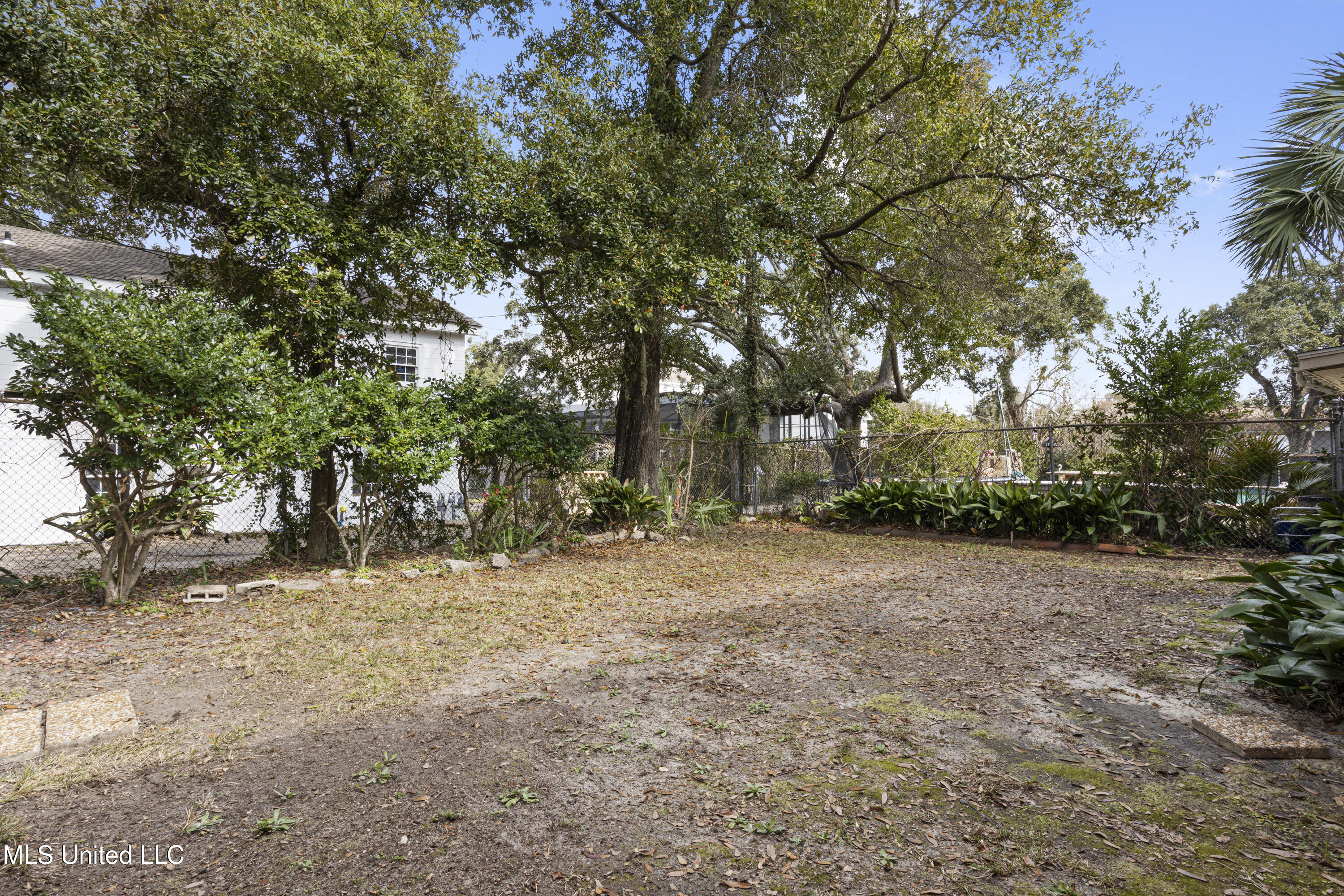 1062 Lafayette Street