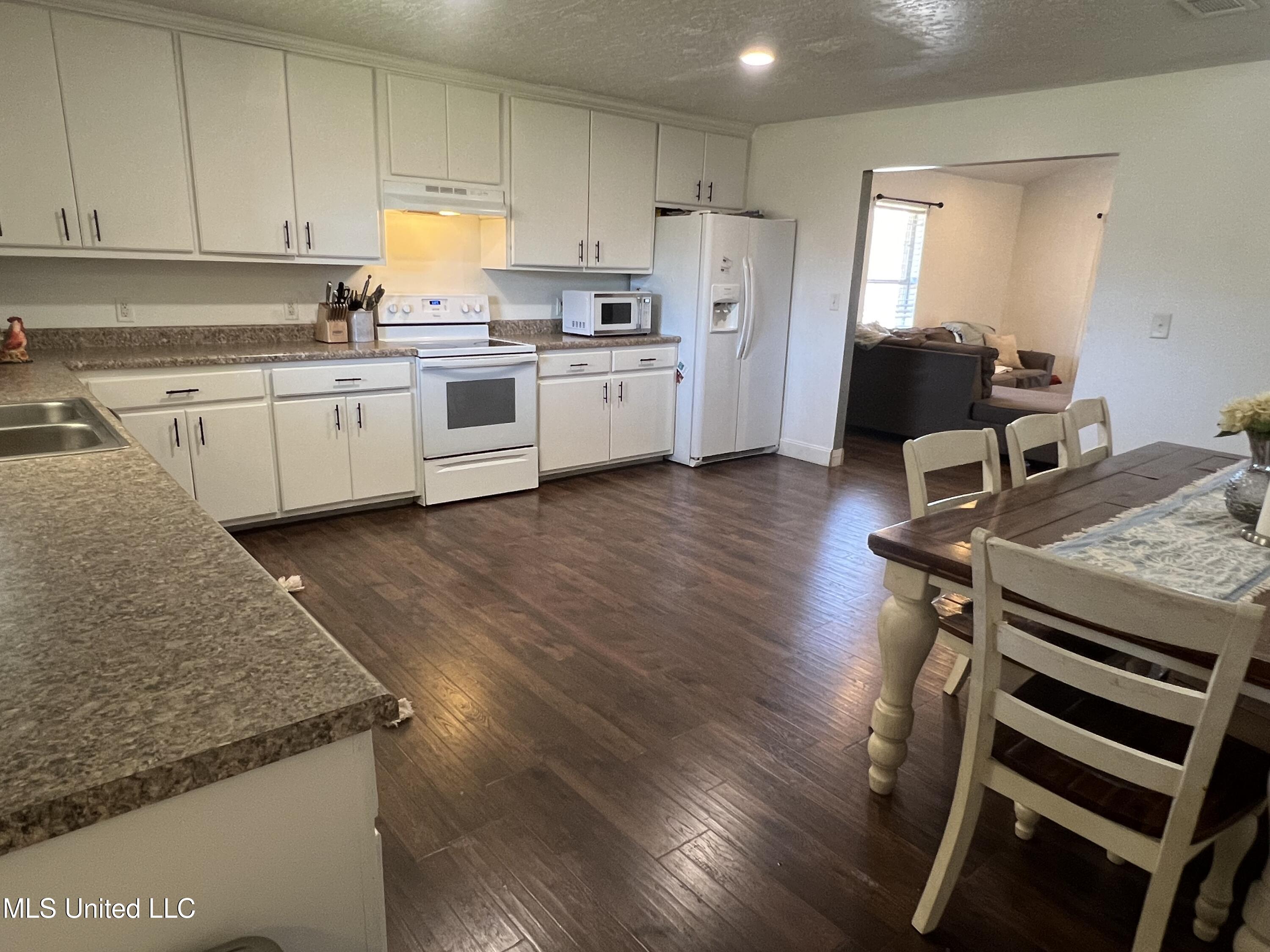 4400 Sammie Hearndon Road