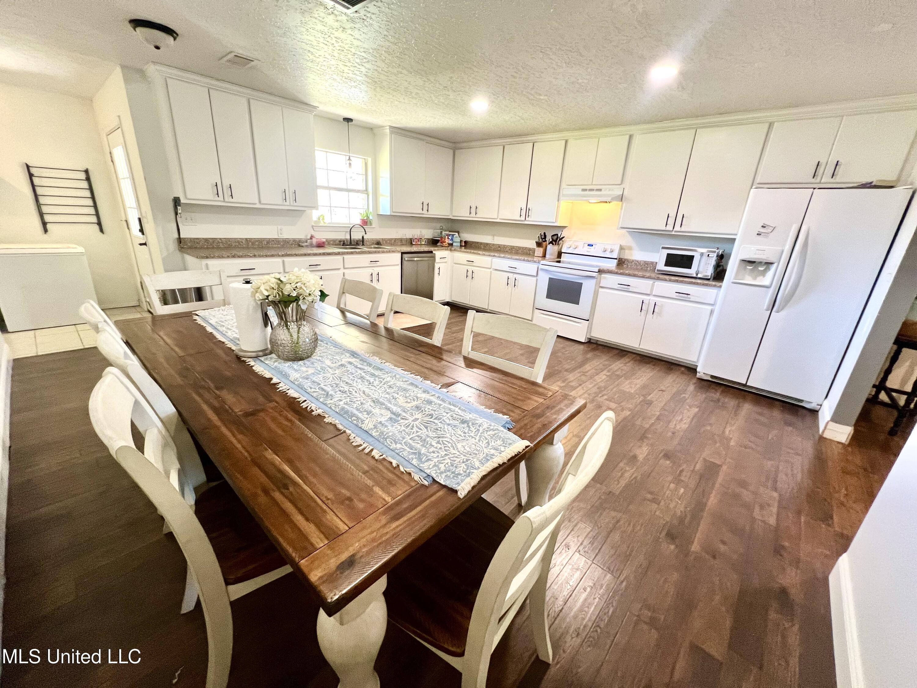 4400 Sammie Hearndon Road