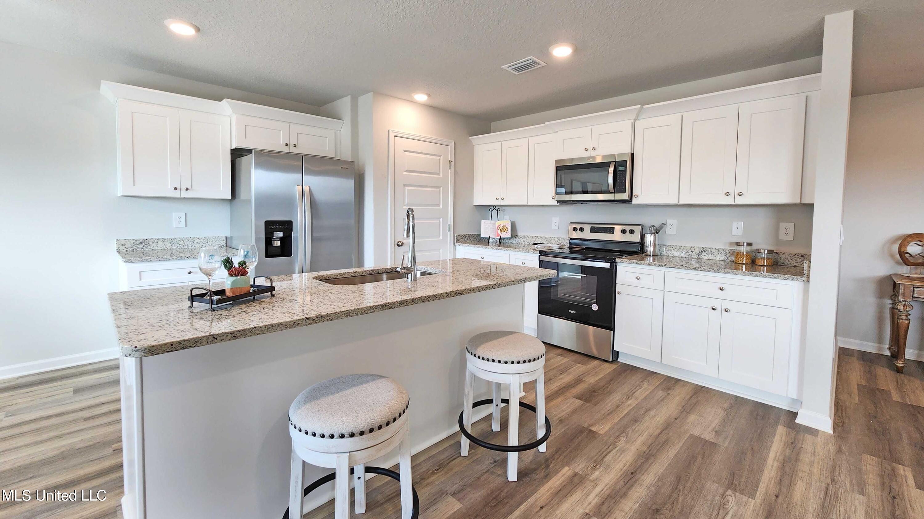 9682 Reserve Boulevard