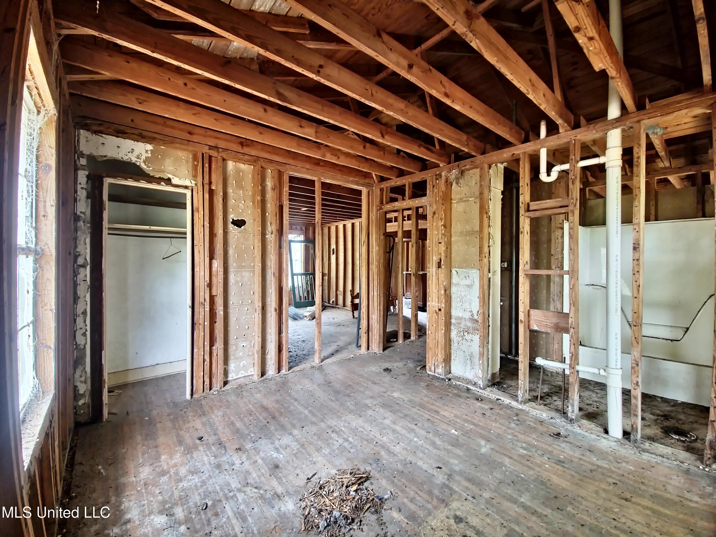 2409 Joan Avenue