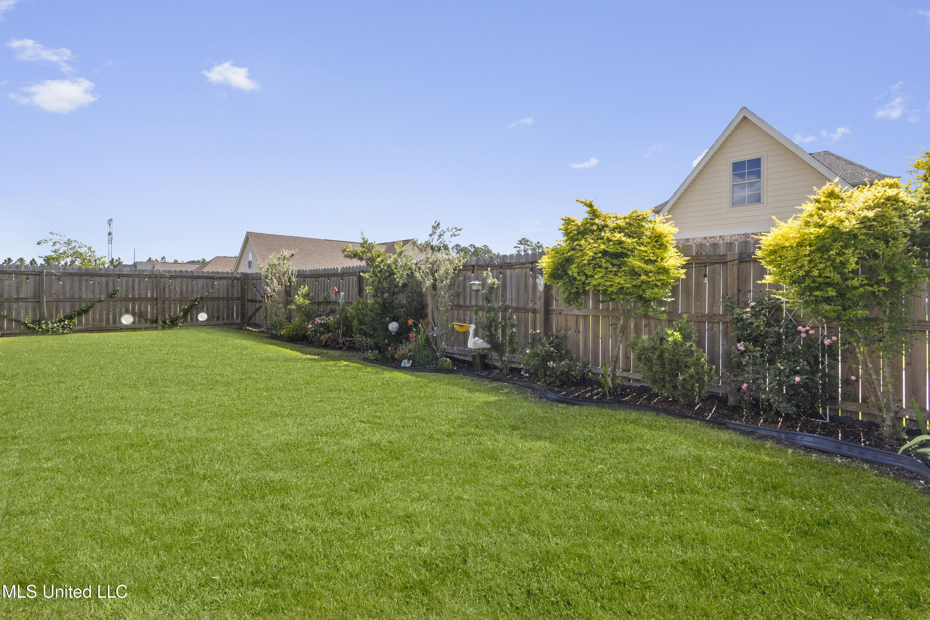 474 Palm Breeze Drive