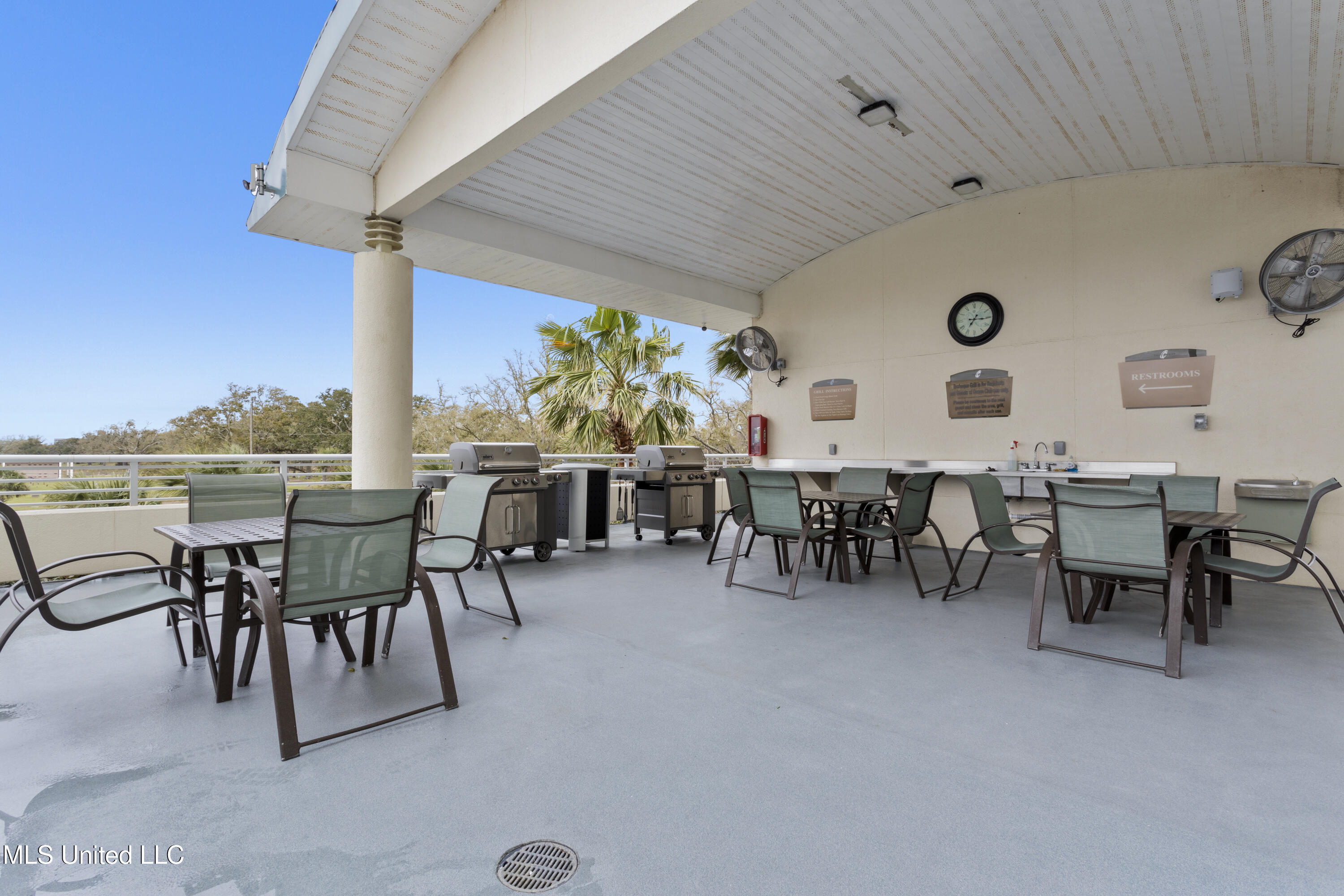 2060 Beach Boulevard, 102