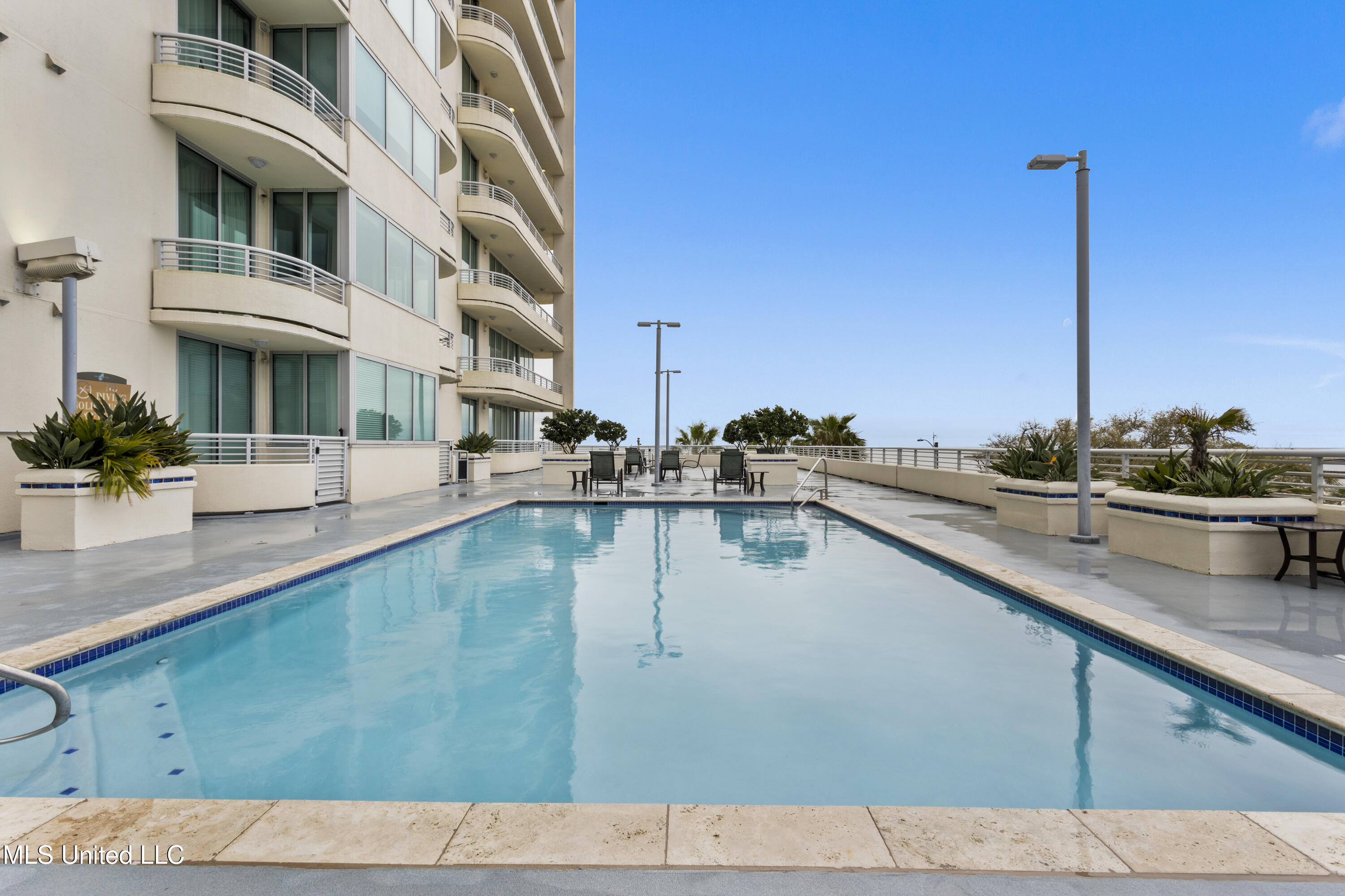 2060 Beach Boulevard, 102