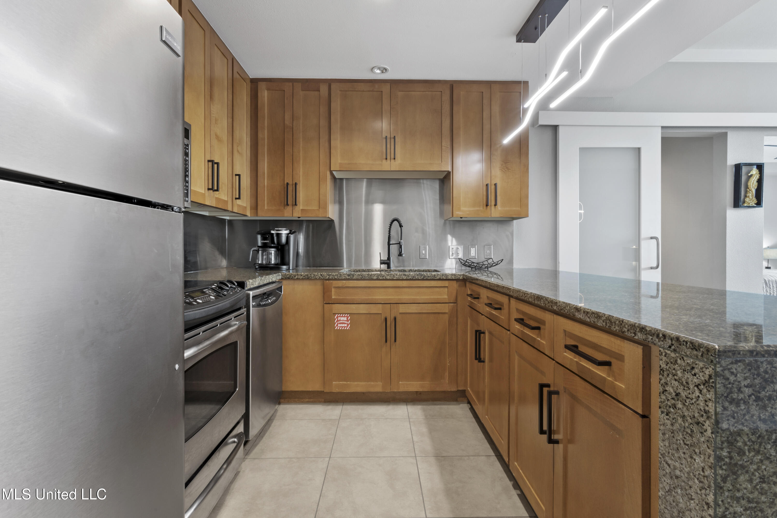 2060 Beach Boulevard, 102