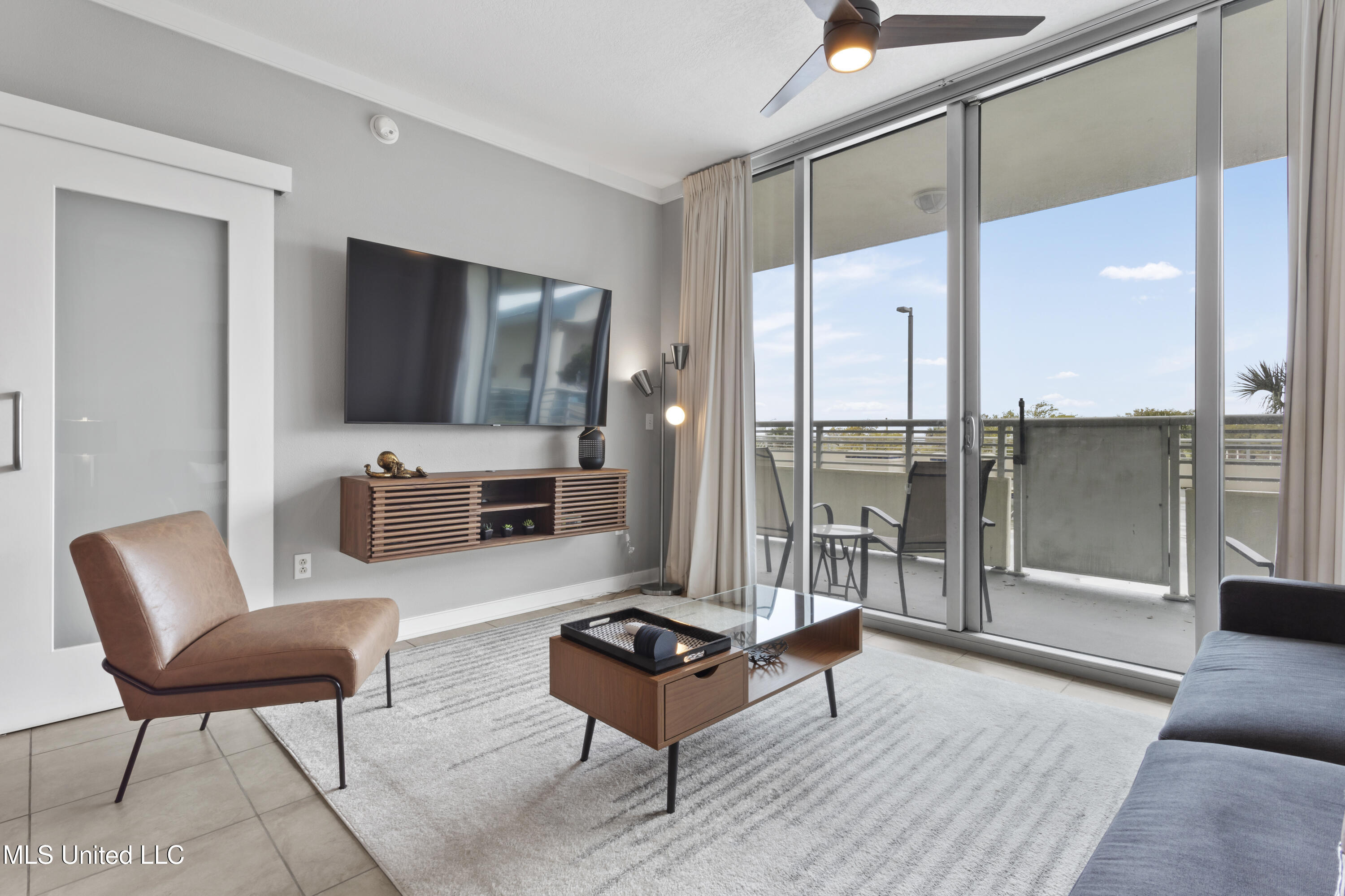 2060 Beach Boulevard, 102