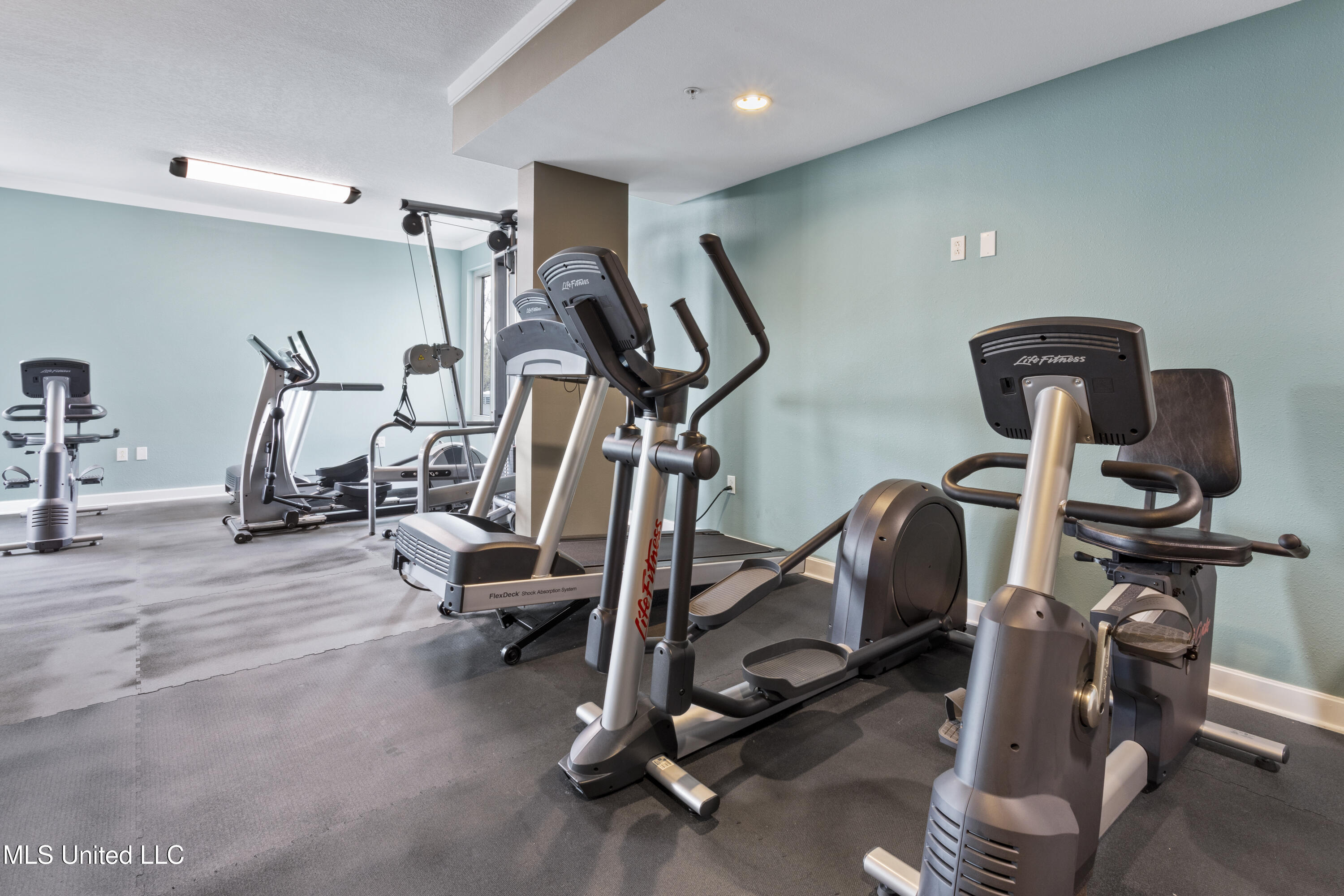 2060 Beach Boulevard, 102