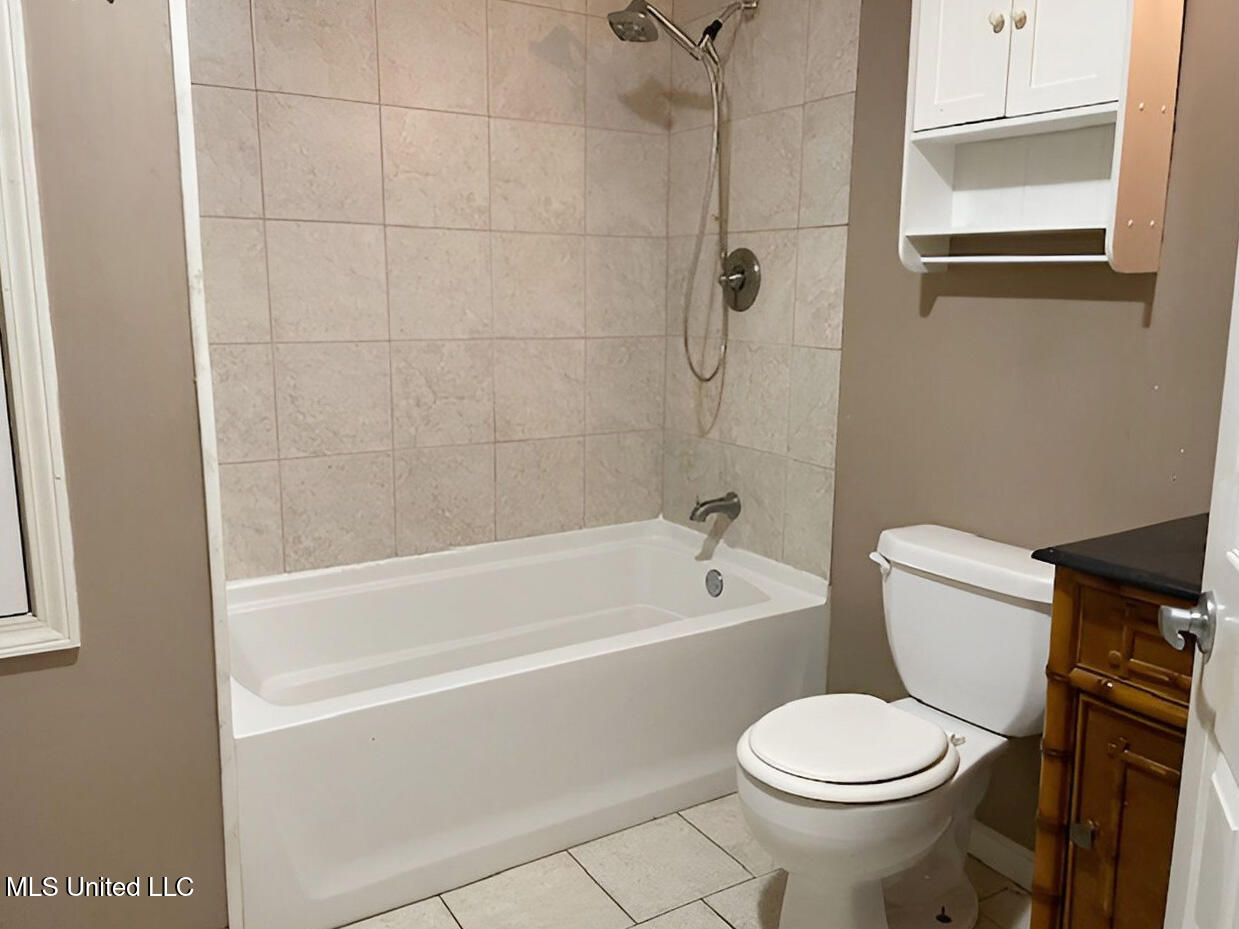 932 Saint Ann Street