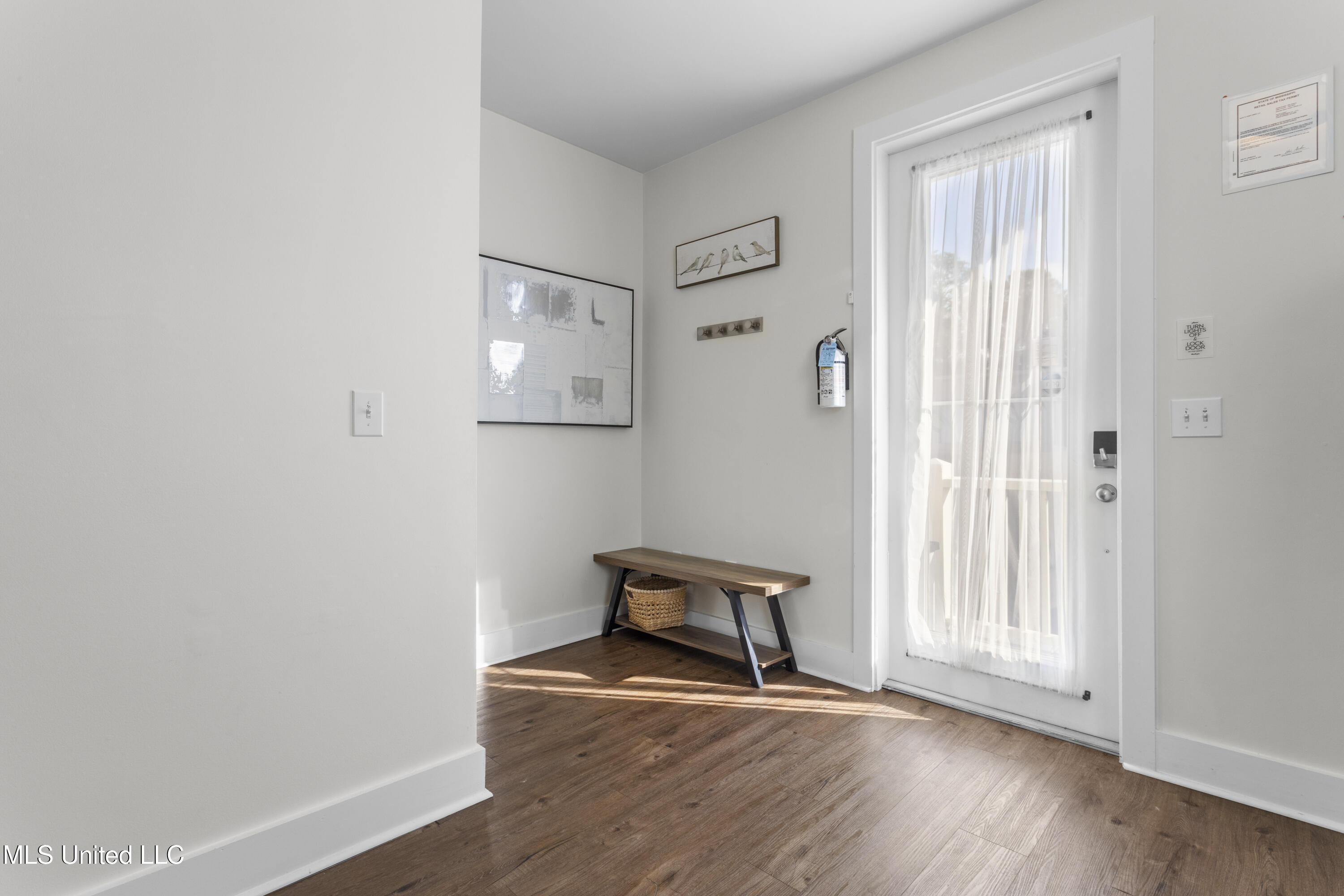 2207 Government Street, 11