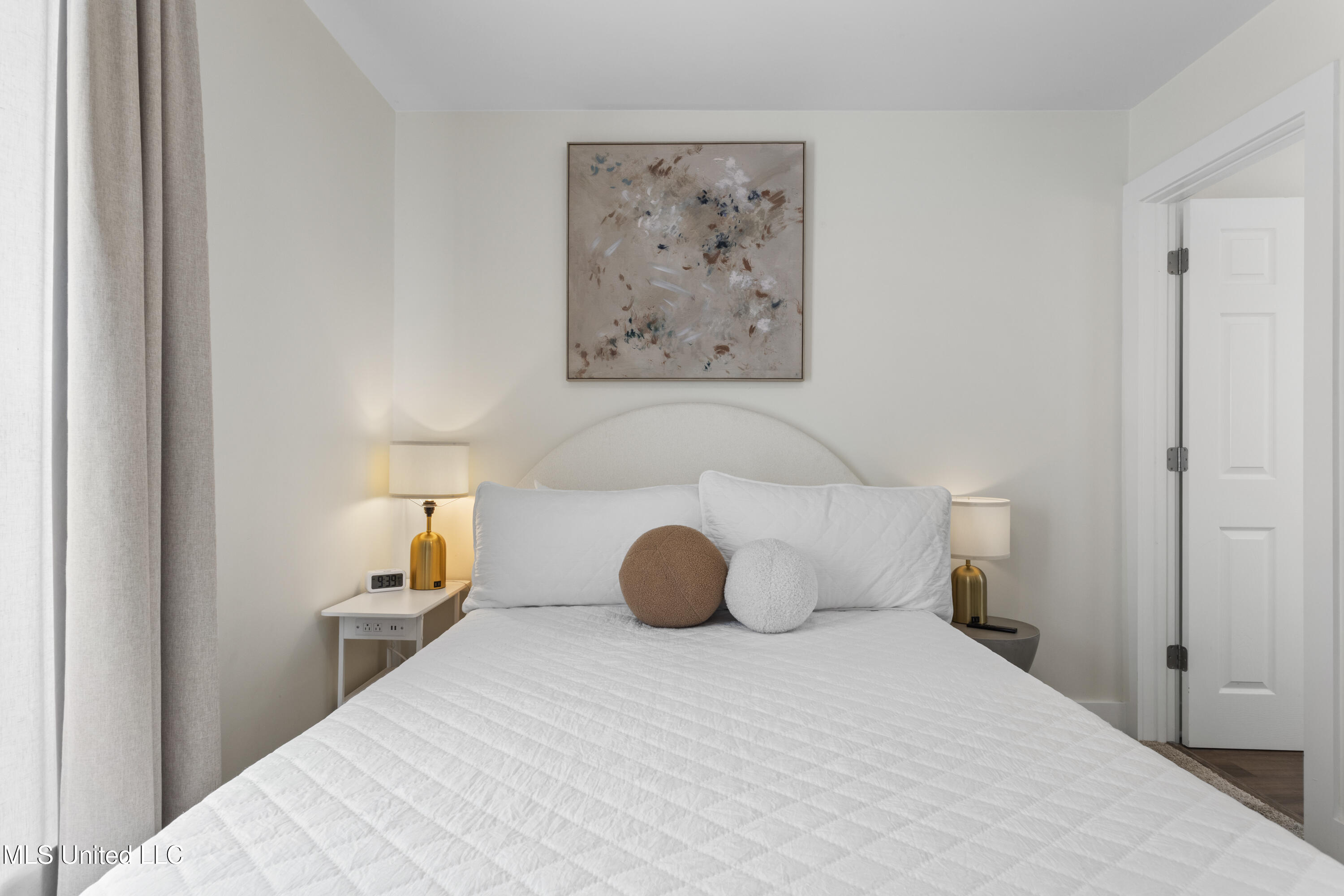 2207 Government Street, 11