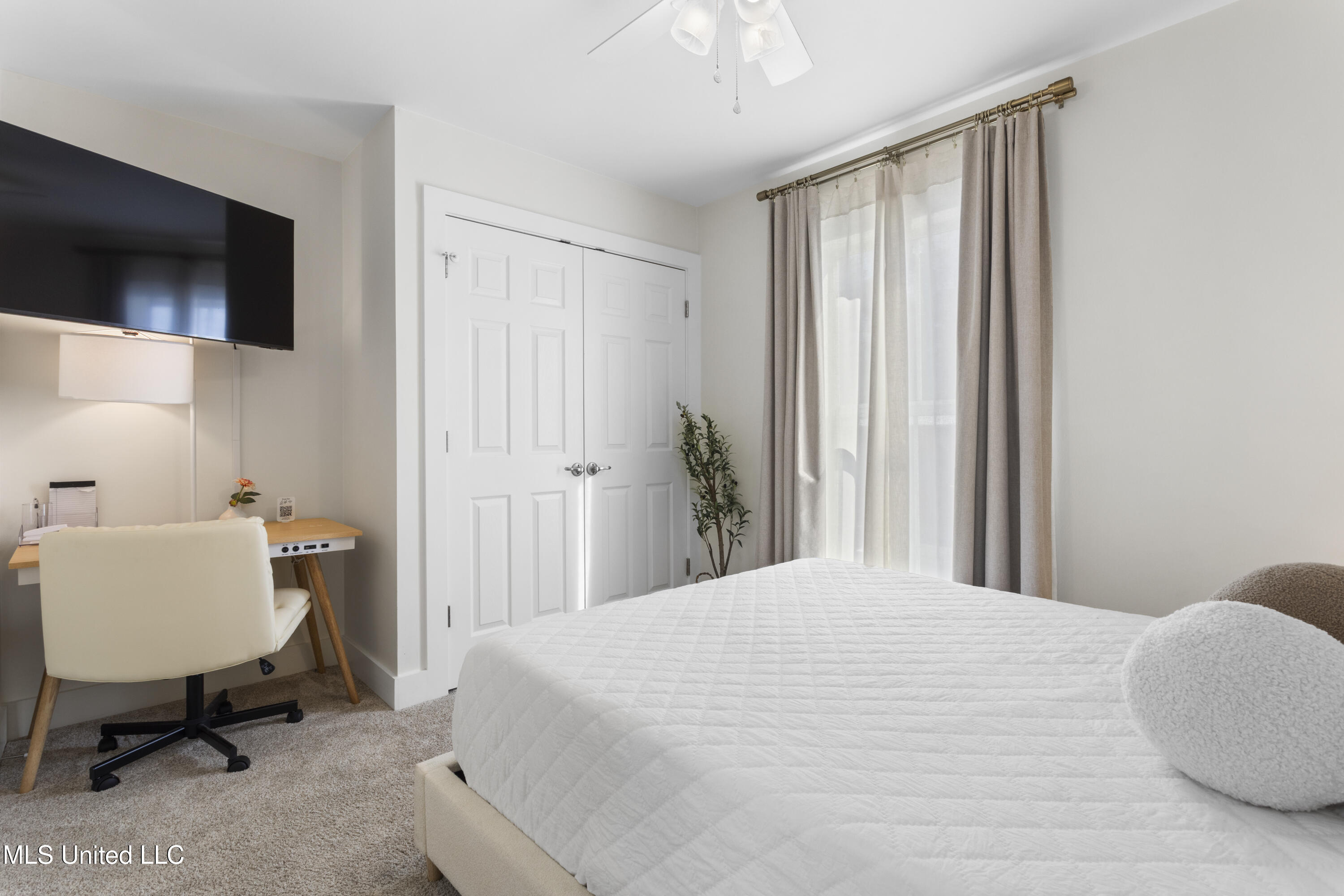 2207 Government Street, 11