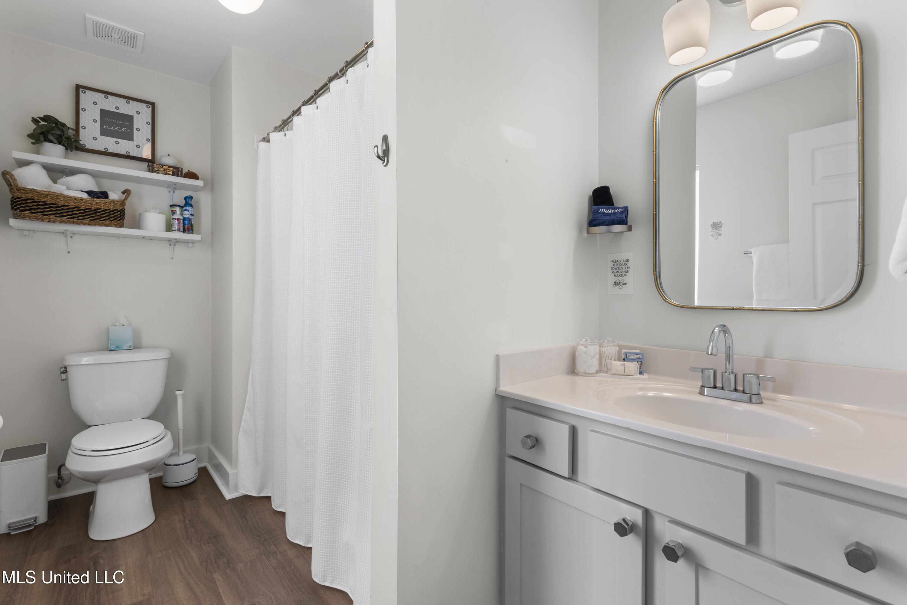 2207 Government Street, 11