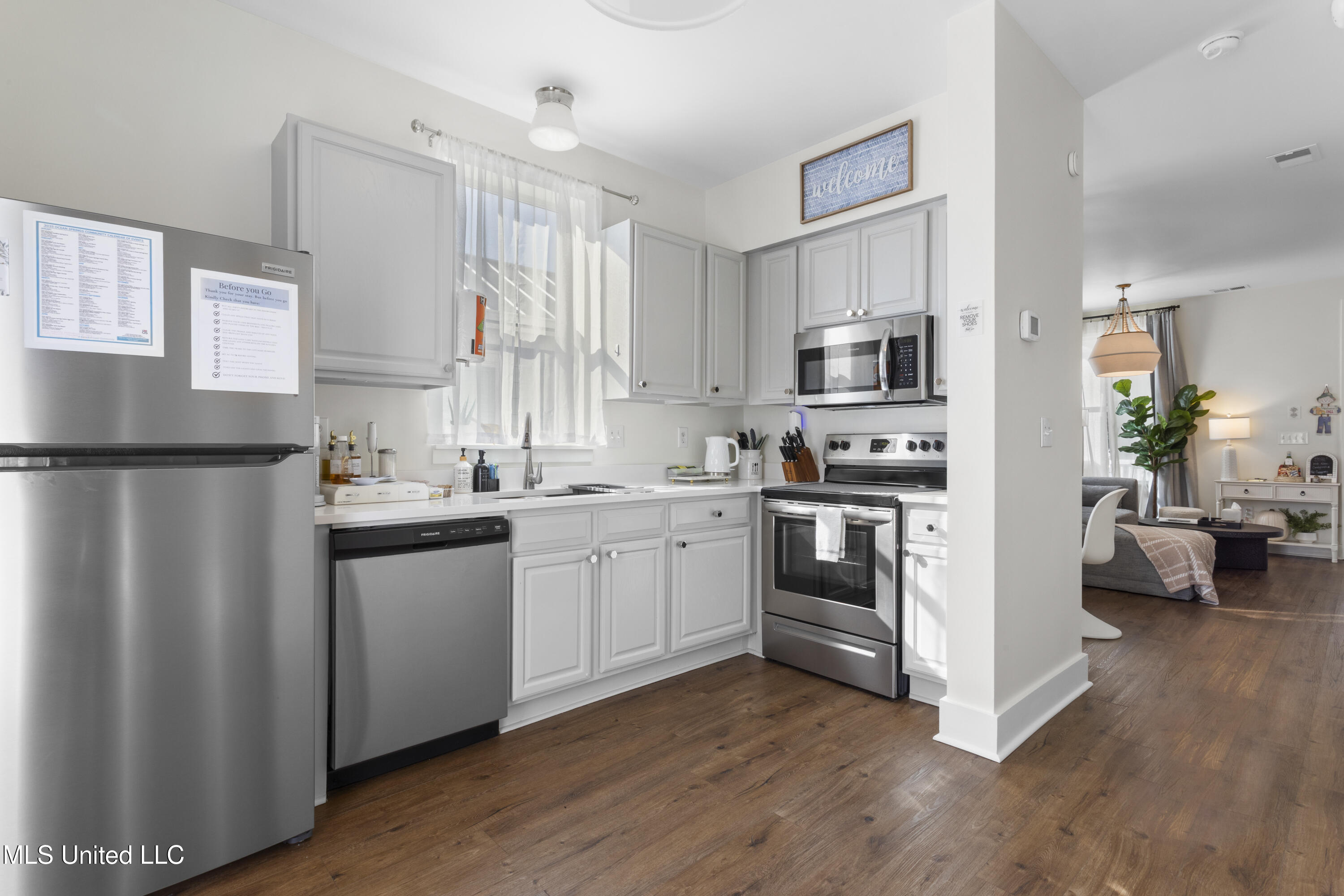 2207 Government Street, 11