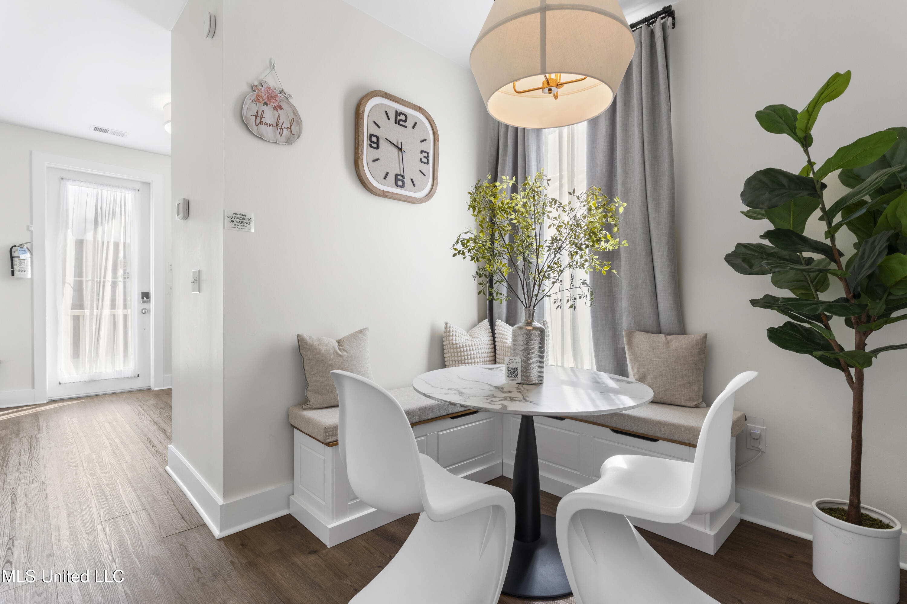 2207 Government Street, 11