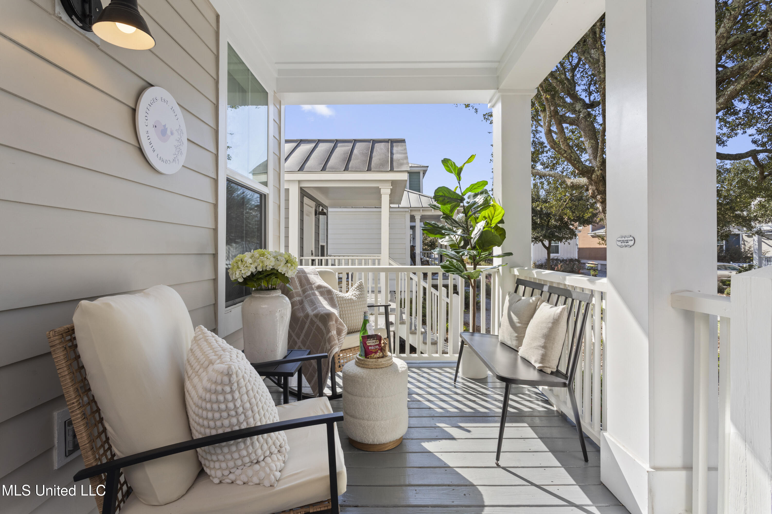 2207 Government Street, 11