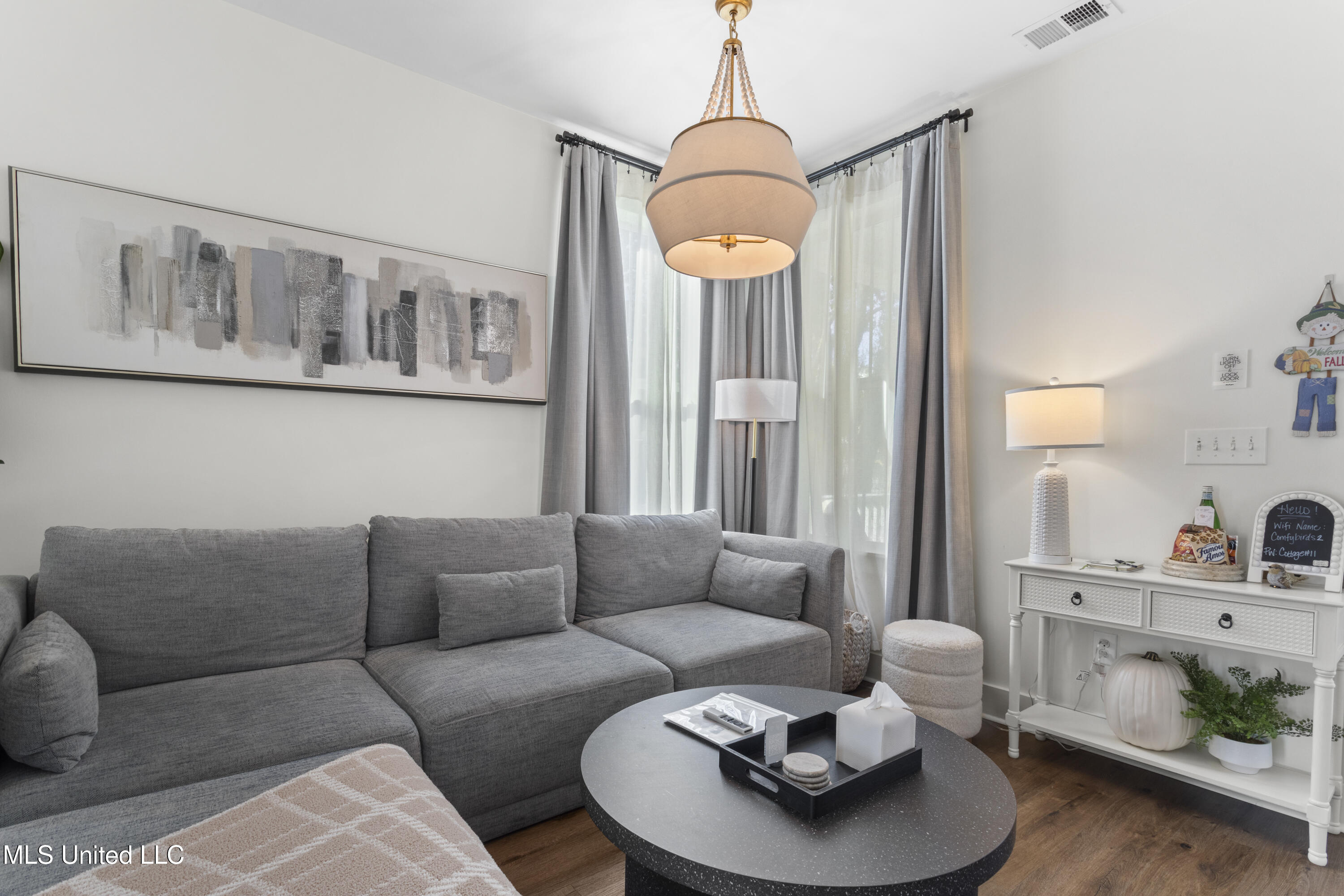 2207 Government Street, 11