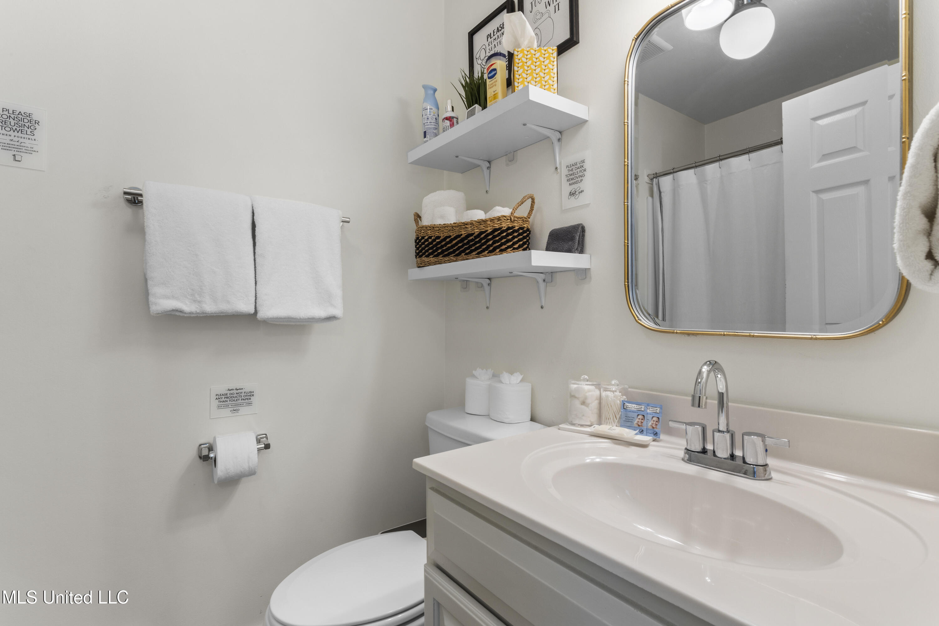 2207 Government Street, 11