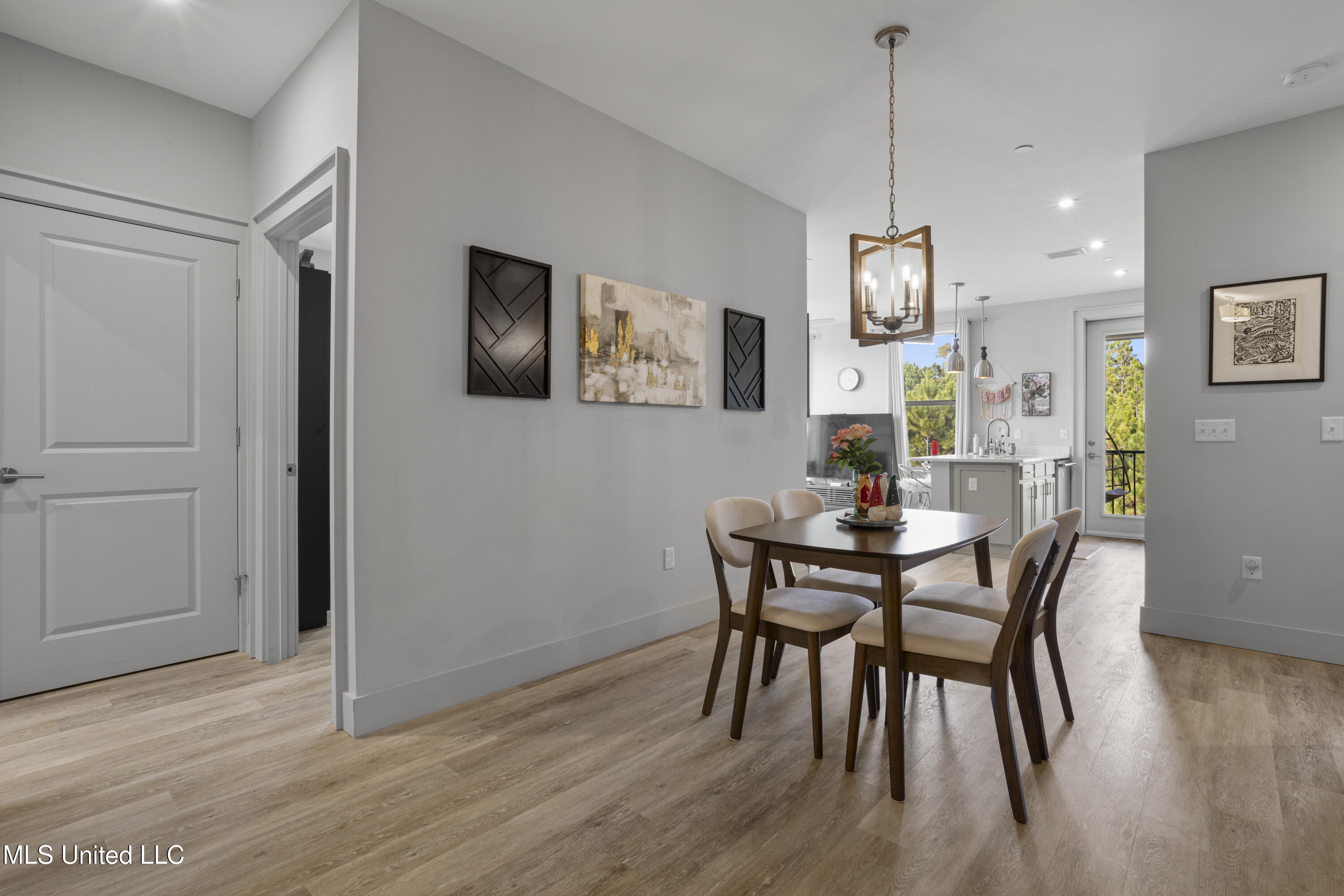 2501 Bienville Boulevard, 531