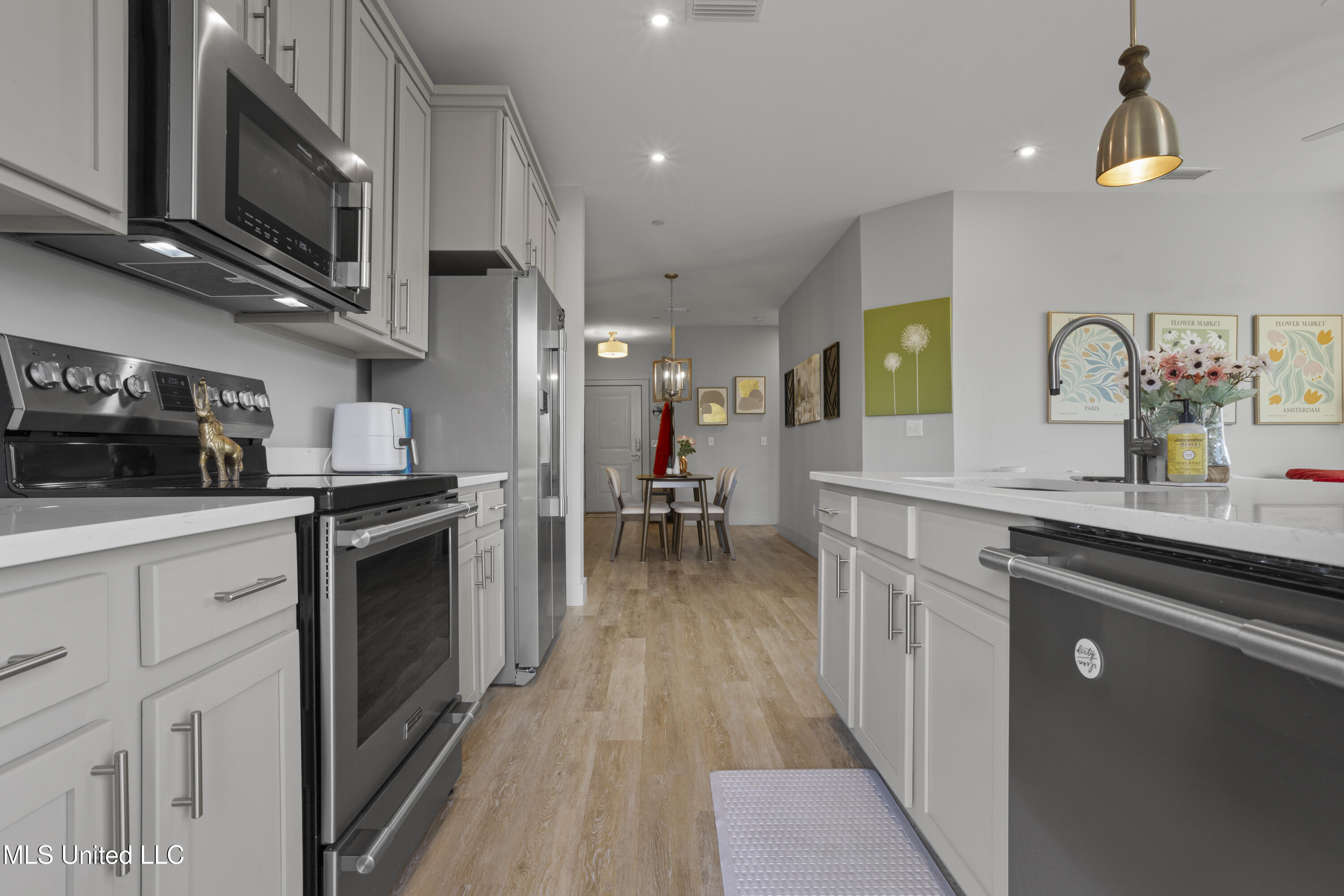 2501 Bienville Boulevard, 531